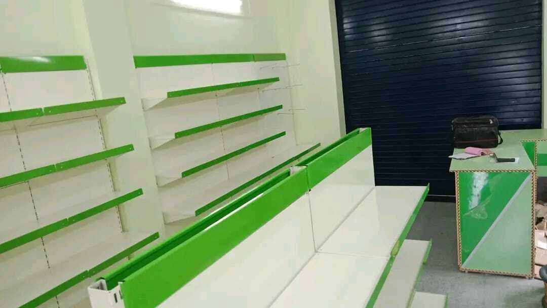 Supermarket Wall Display Rack Capacity: 250 Kg/hr