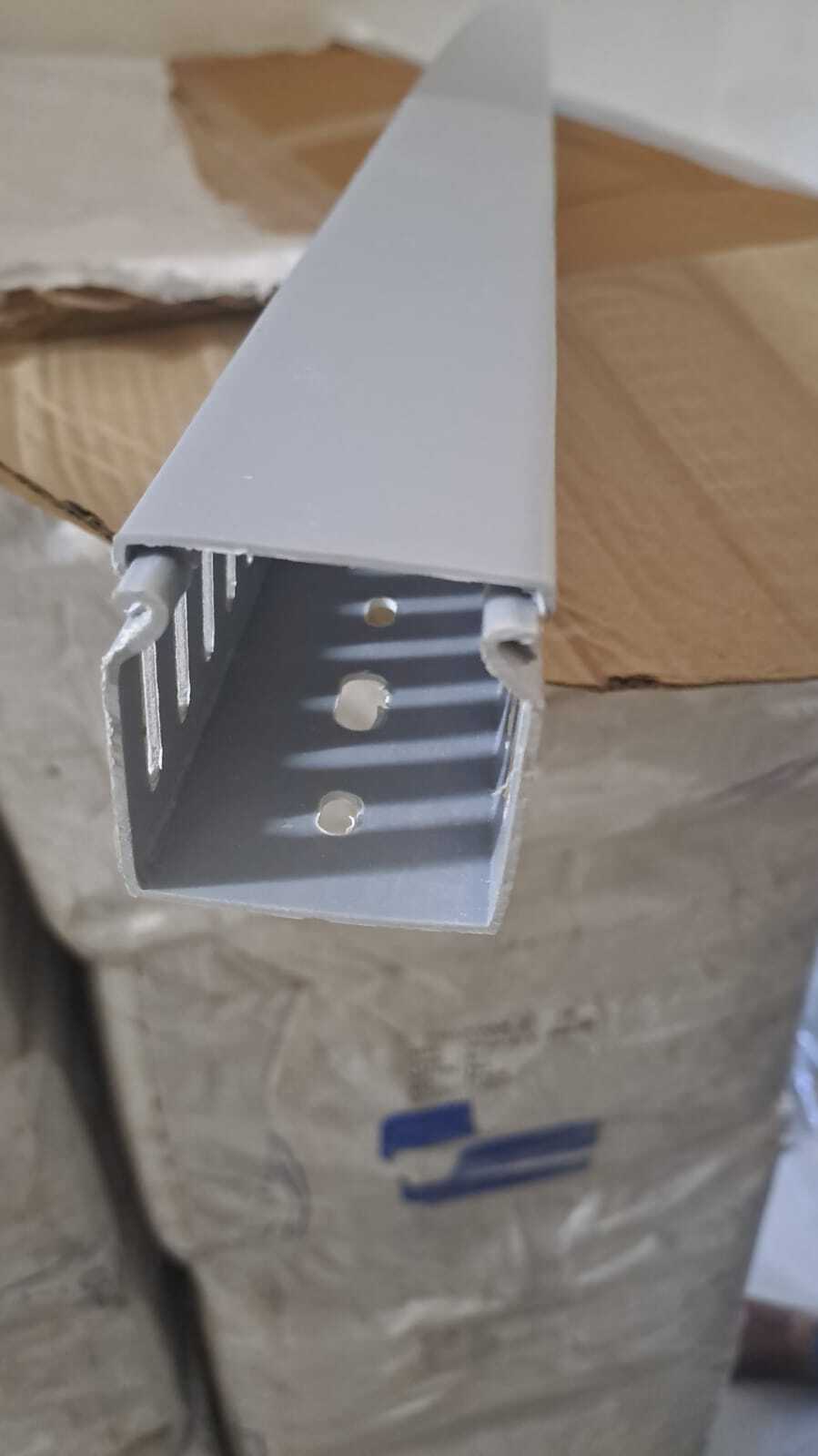 Cable Ducts - Rigid Pvc, Sizes 15x15-100x100 Mm, Light Grey Ral 7042, Ul94v0 Flammability, 390 Kg/cm Tensile Strength, Din 43659 Mounting Holes