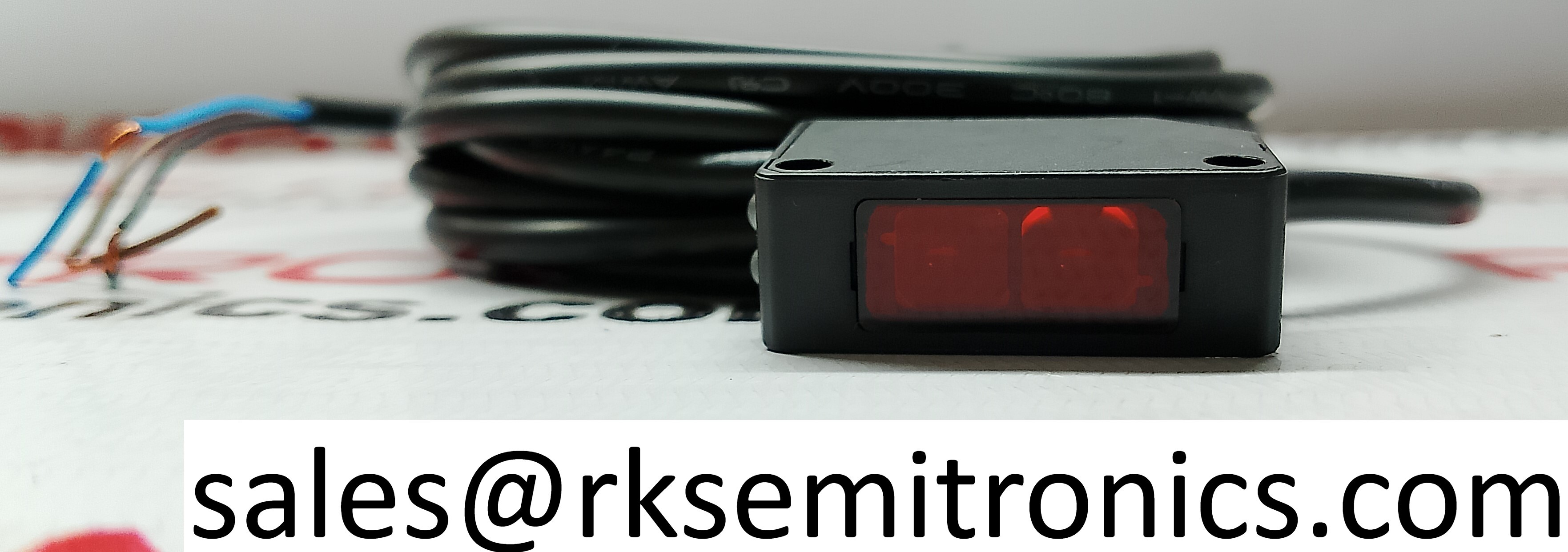 Z3r-q200p Red Led Pol Retro