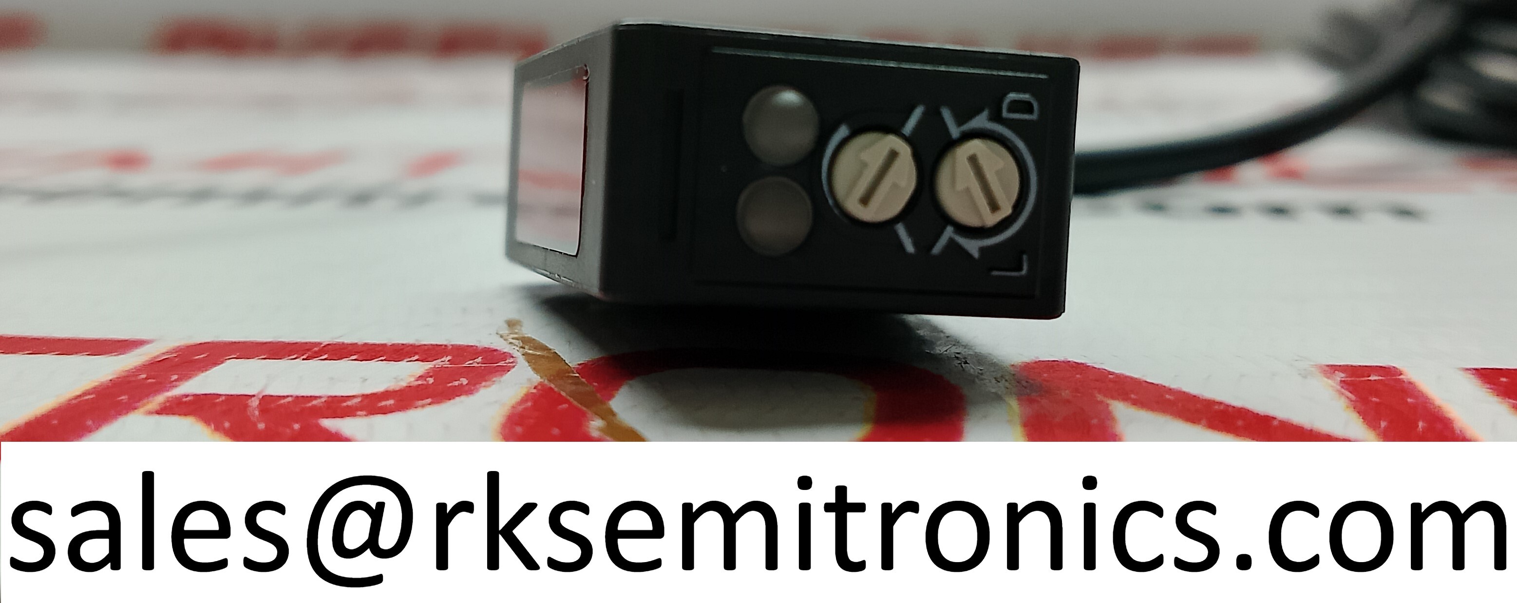 Z3r-q200p Red Led Pol Retro