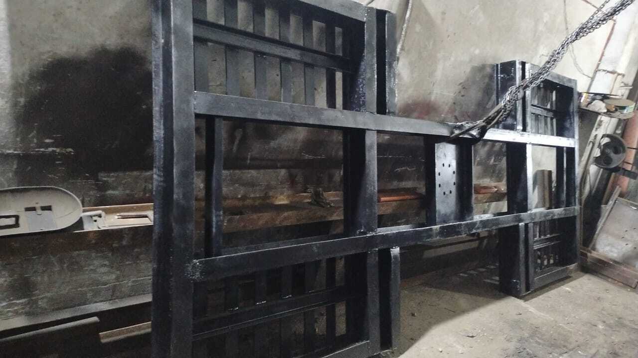 Heavy Duty Hydraulic Platform Lift - Length: 12.5 Foot (Ft)