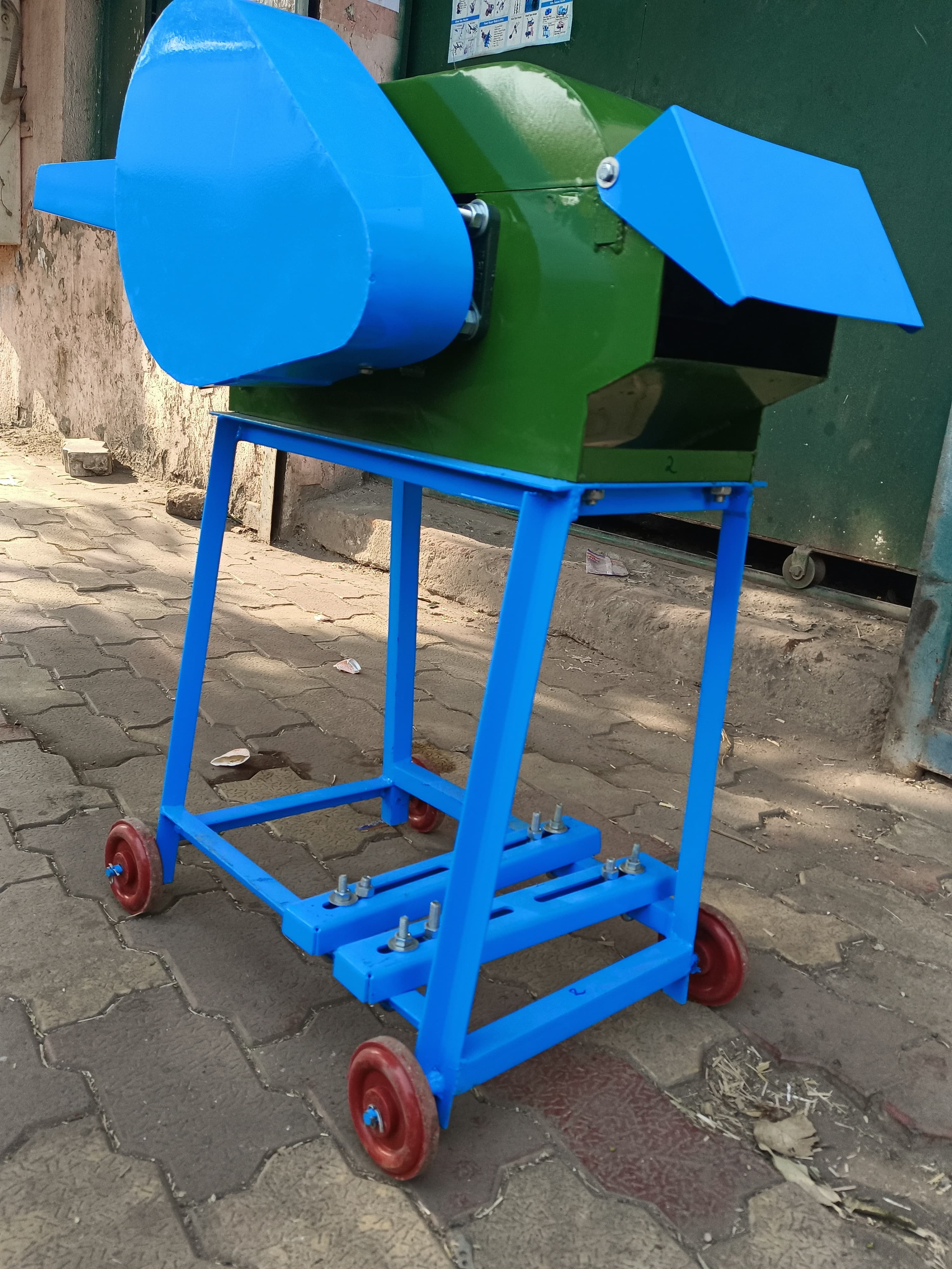 Mini Chaff Cutter 2hp Capacity: 250-300 Kg/hr