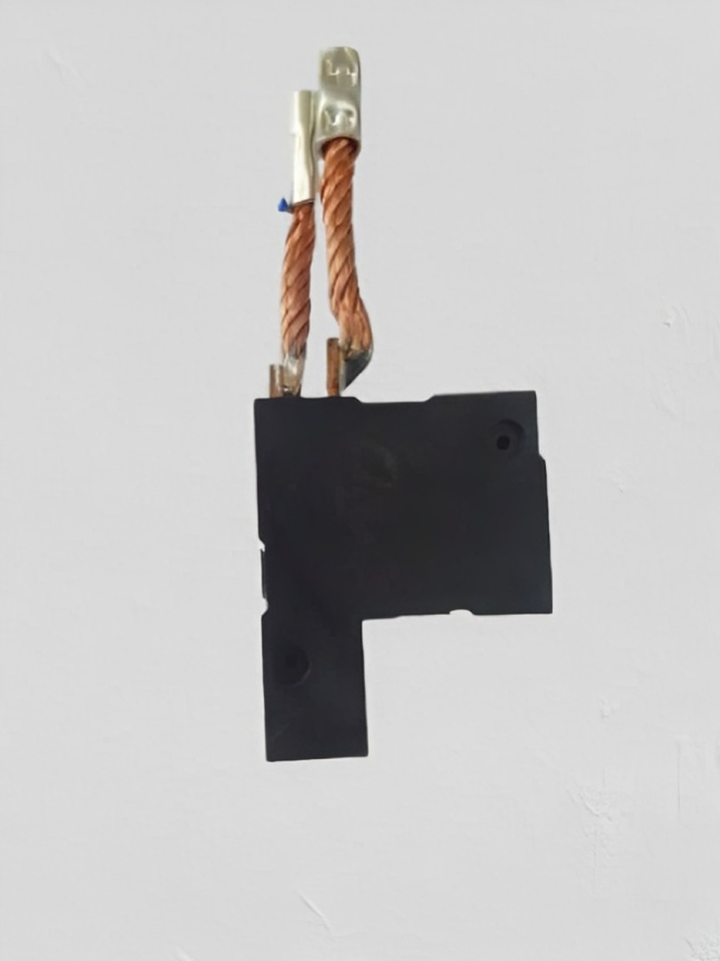 Magnetic Latching Relay - Color: Black