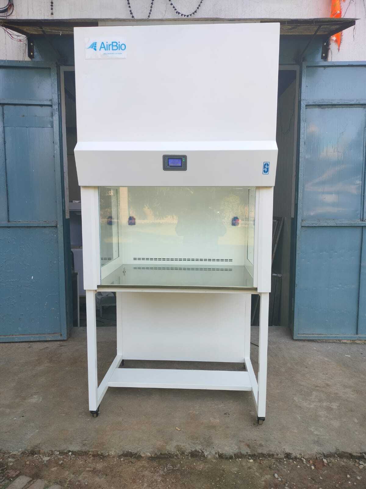 Vertical Laminar Air Flow - Application: Laboratory