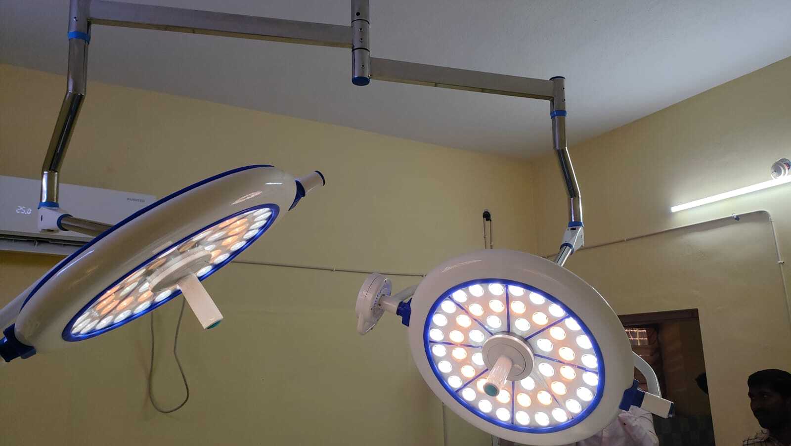 Double Dome Led Ot Light Surgical Light - Automation Grade: Manual