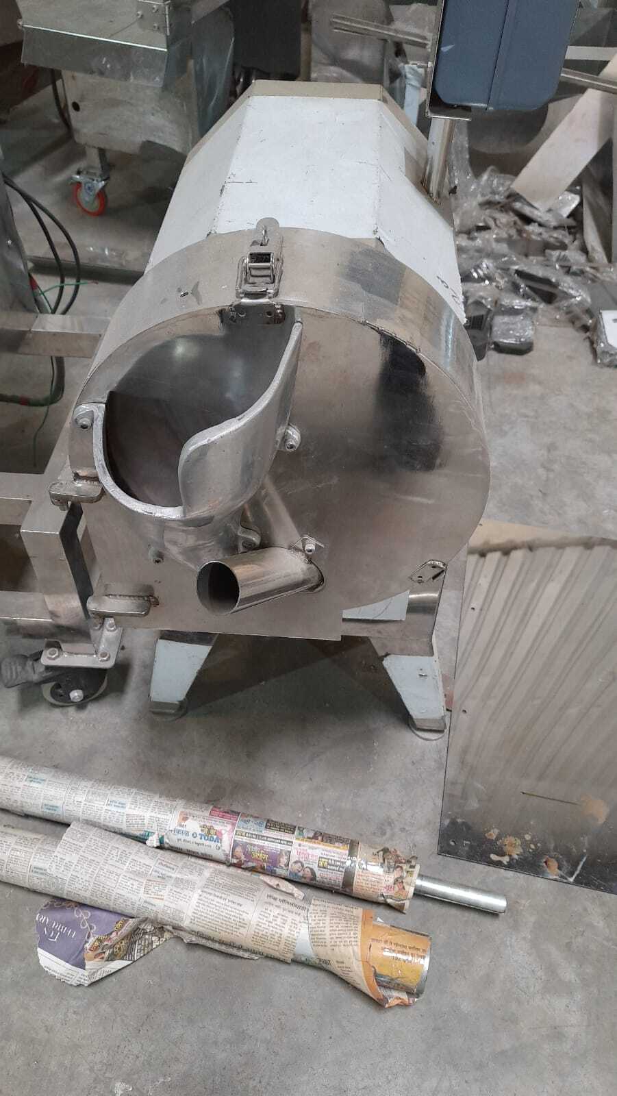 Root Vegetable Cutting Machine - Capacity: 200 To 300 Kg/hr