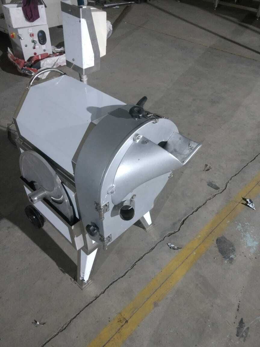 Root Vegetable Cutting Machine - Capacity: 200 To 300 Kg/hr