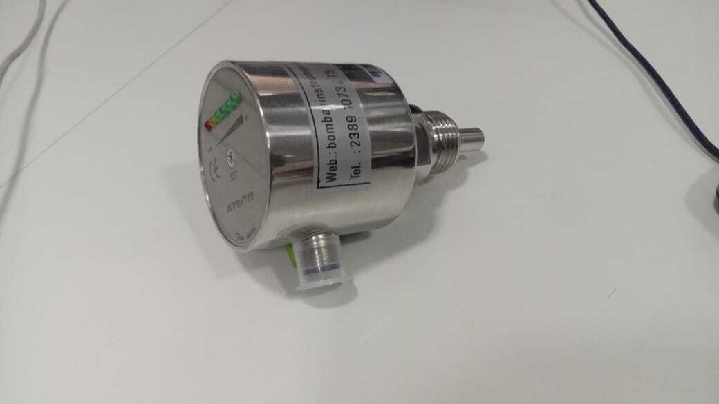Digital Water Flow Switch - Stainless Steel, Â½" To 12" Pipe Diameter, Grey | Supports Liquid/air, 100 Bar Pressure, Insertion Mounting, Relay Output