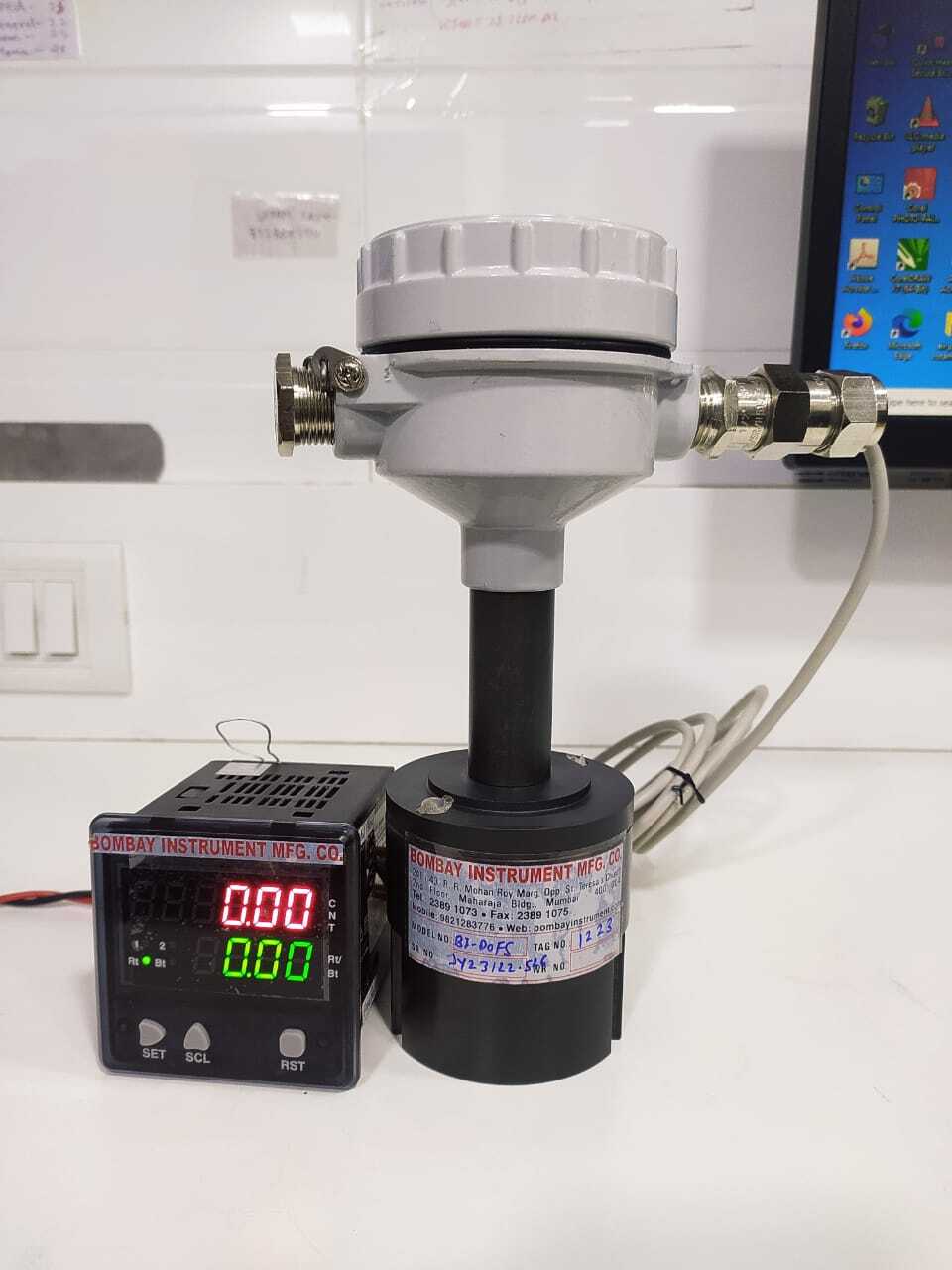Flameproof Oil Flow Meter - Accuracy: +/-2 %