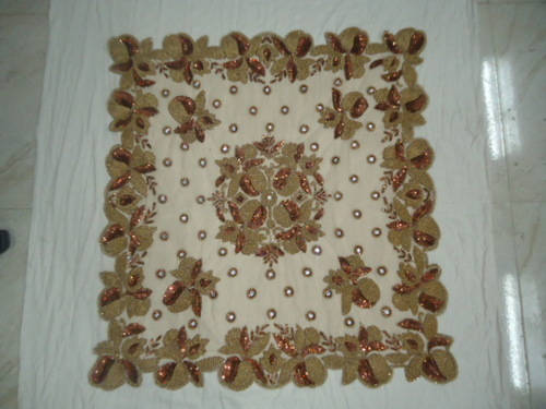 डिजाइनर टेबल क्लॉथ