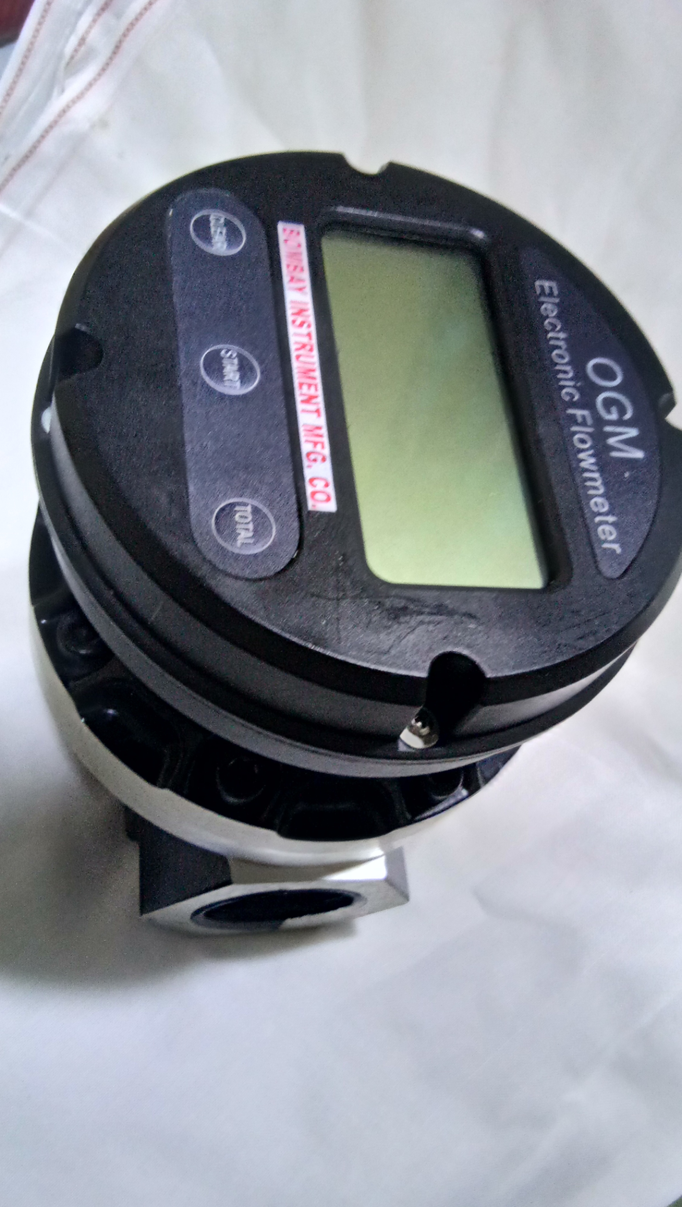 Digital Oil Flow Meter - Accuracy: +/-0.5 %