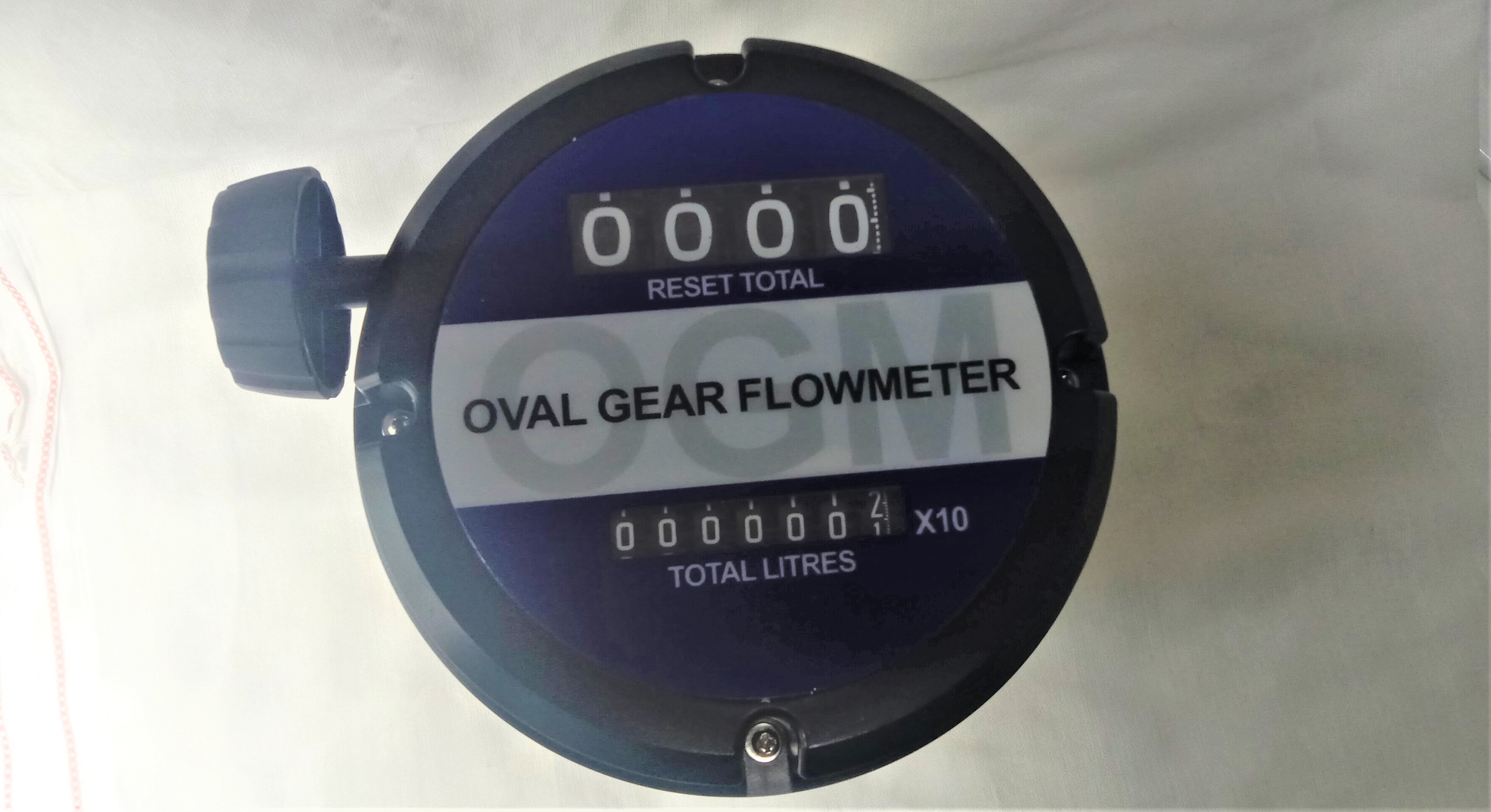 Mechanical Oil Flow Meter - Aluminium Construction, Size Options 1", 1.5", 2" | Black Color, Accurate To +0.5%, Ideal For Industries And Ships