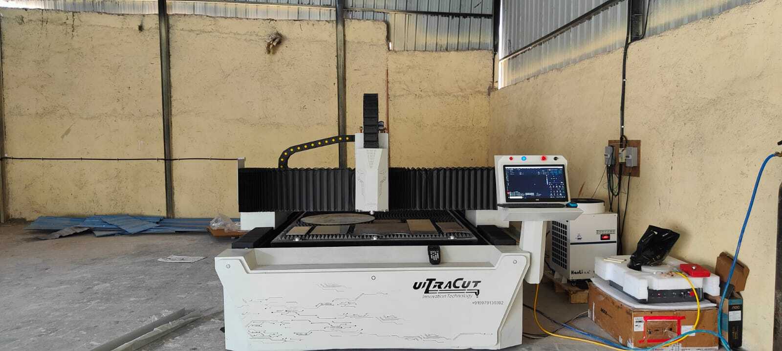 1500w Laser Fiber Automatic Cnc Fiber Laser Cutting Machine - Color: White