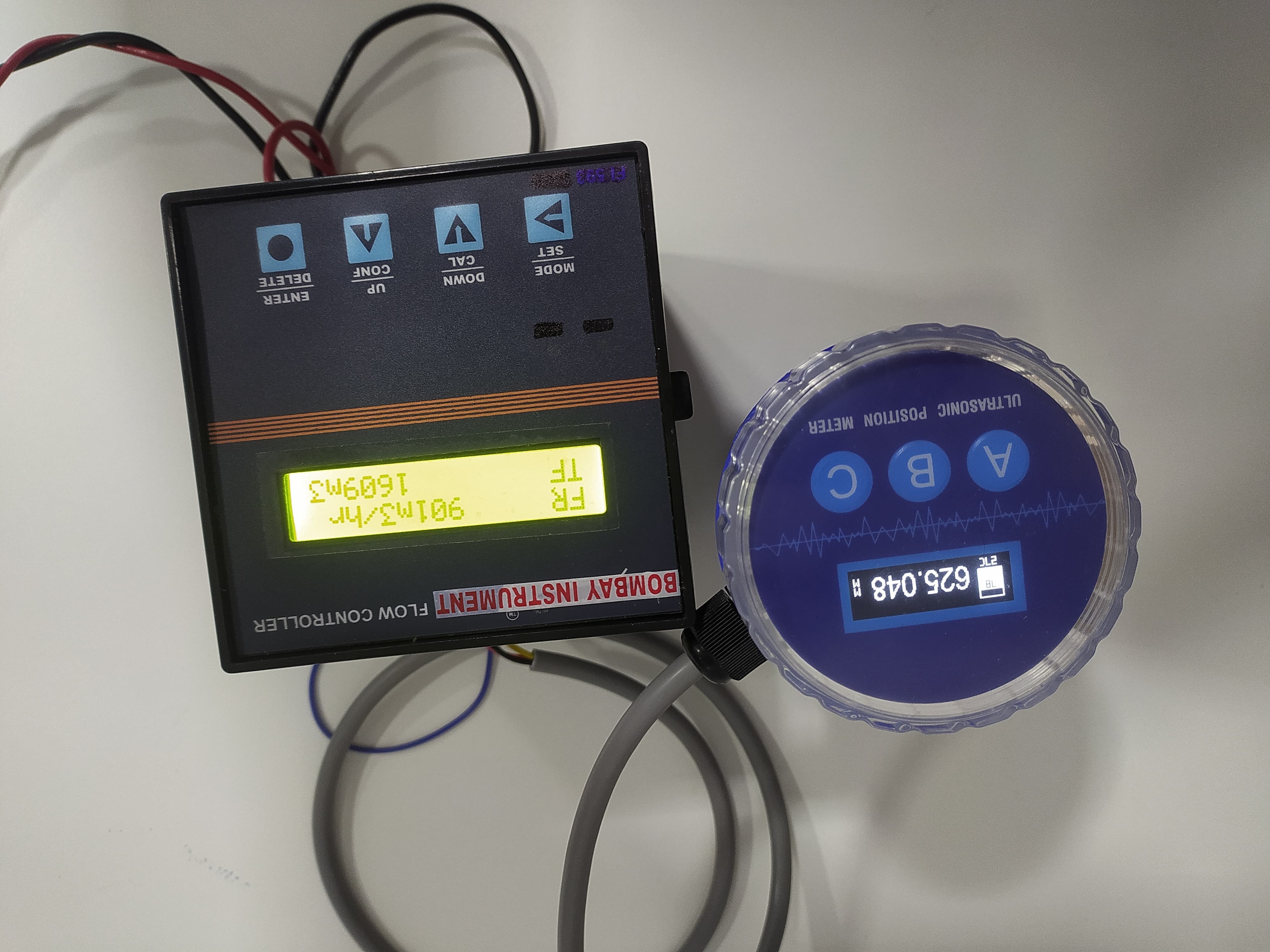 Ultrasonic Open Channel Flow Meter - Accuracy: +/-1 %