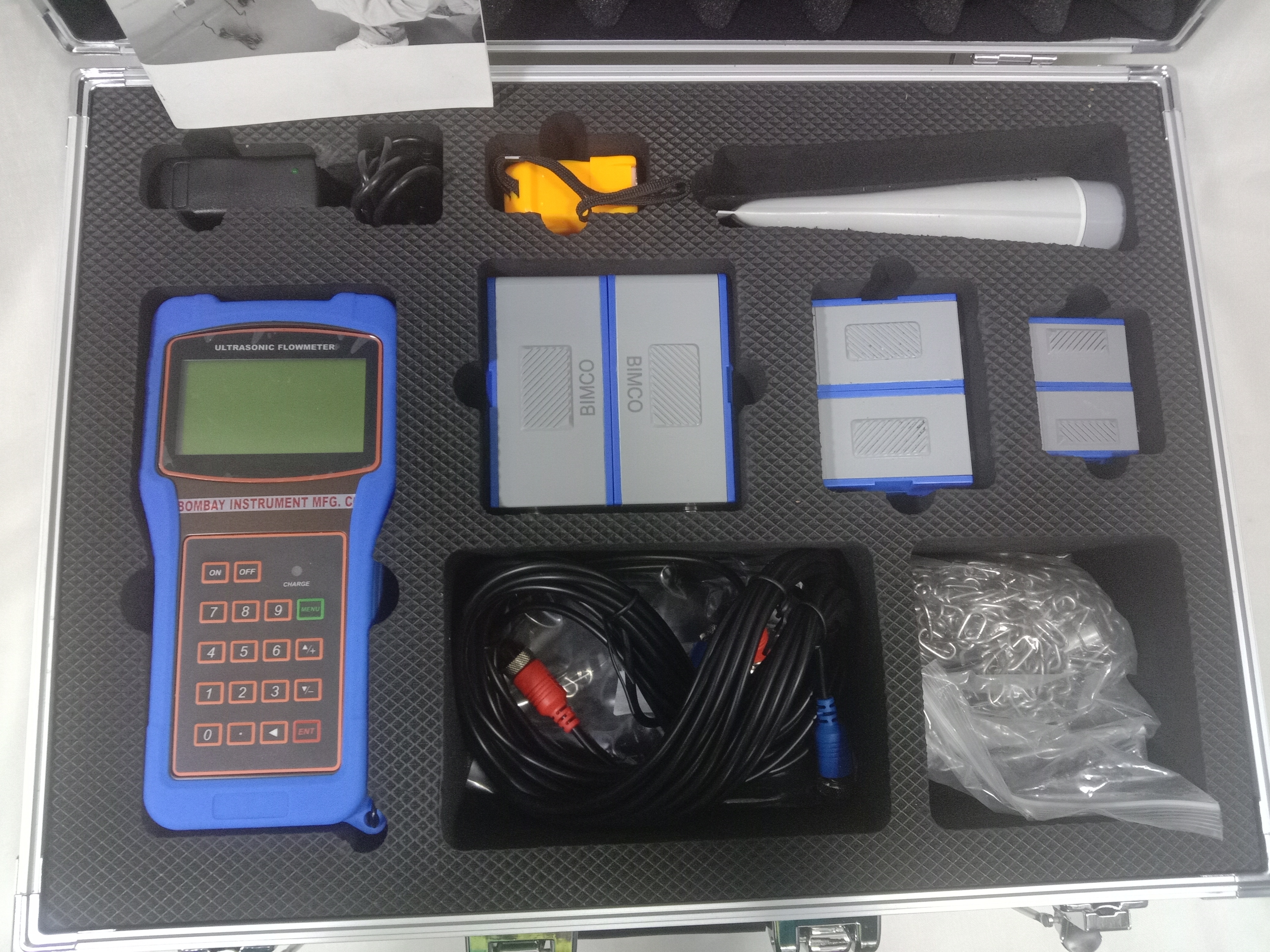 Clamp On Ultrasonic Flow Meter - Plastic Body, Sizes 15mm To 6000mm, Color: Blue, Digital Display, Battery Operated, Ip68 Weatherproof, Accuracy +/-1%