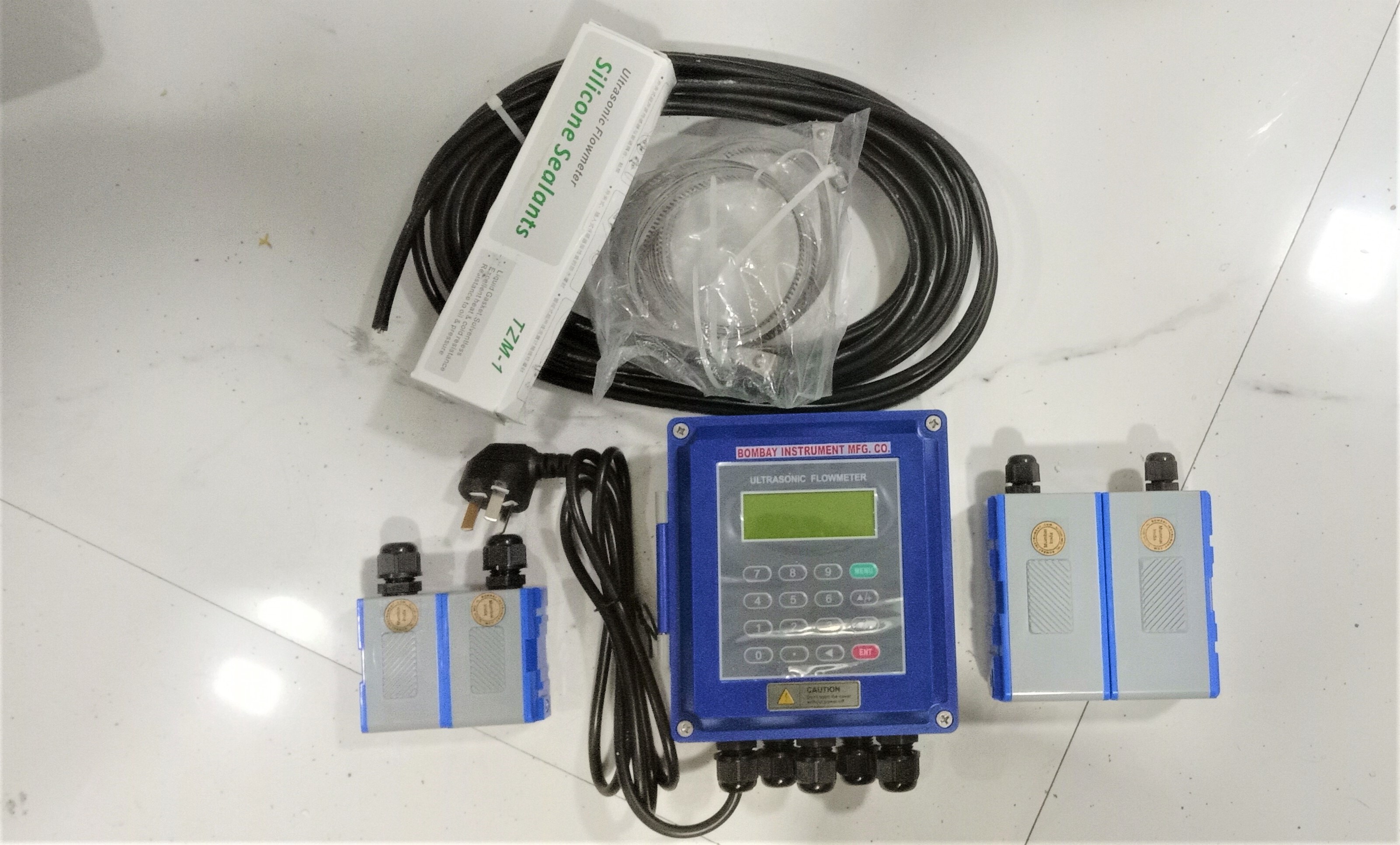 Wall Mount Ultrasonic Flow Meter - Stainless Steel & Pvc, 15mm To 6000mm Range, Blue Color, Digital Display, Industrial Use