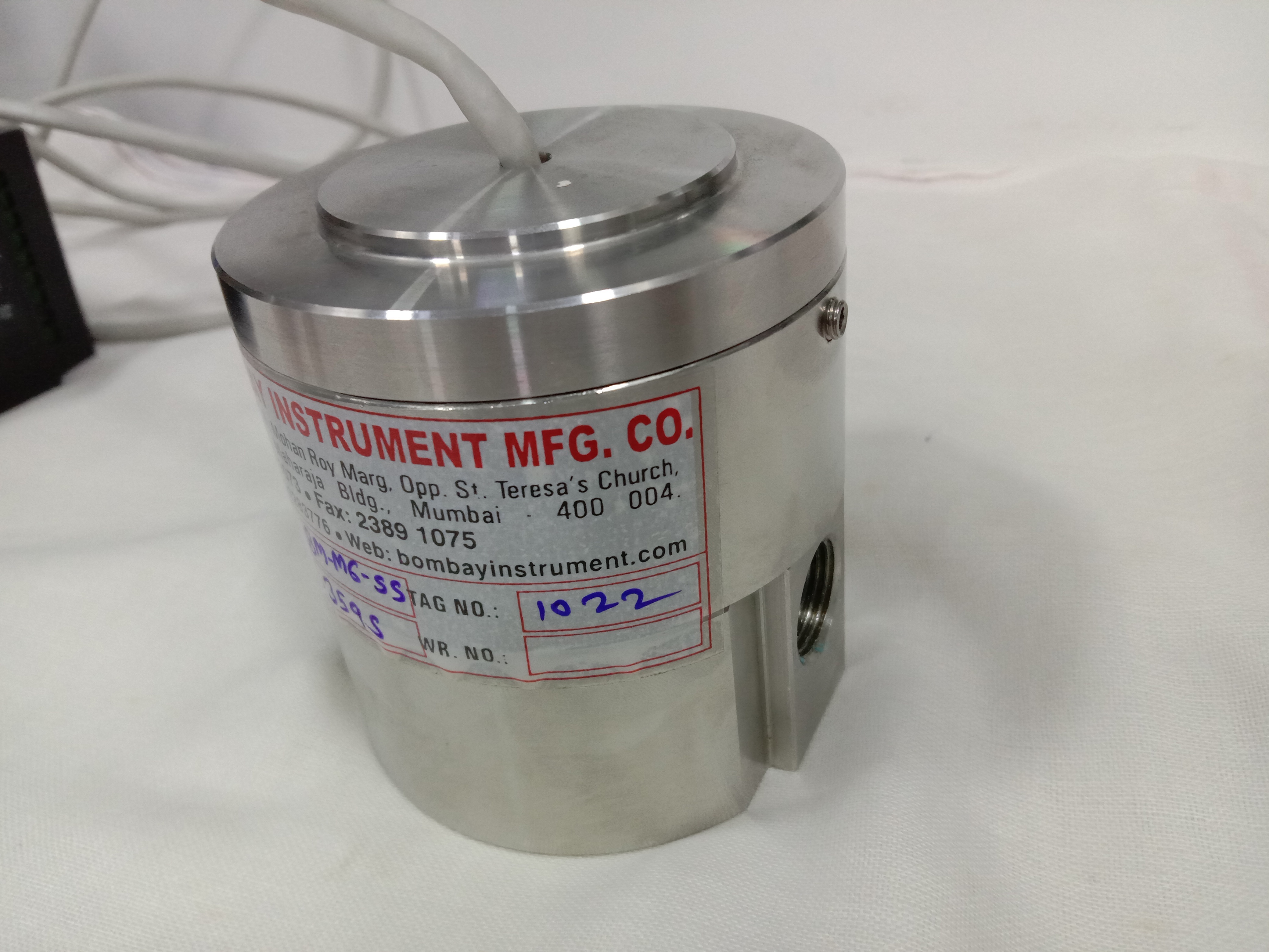 Oval Gear Oil Flow Meter - Hard Anodized Aluminum & Stainless Steel, Digital Display, Black Color, 0.2 To 12000 Lph Flow Range, Non-portable, Weatherproof Enclosure