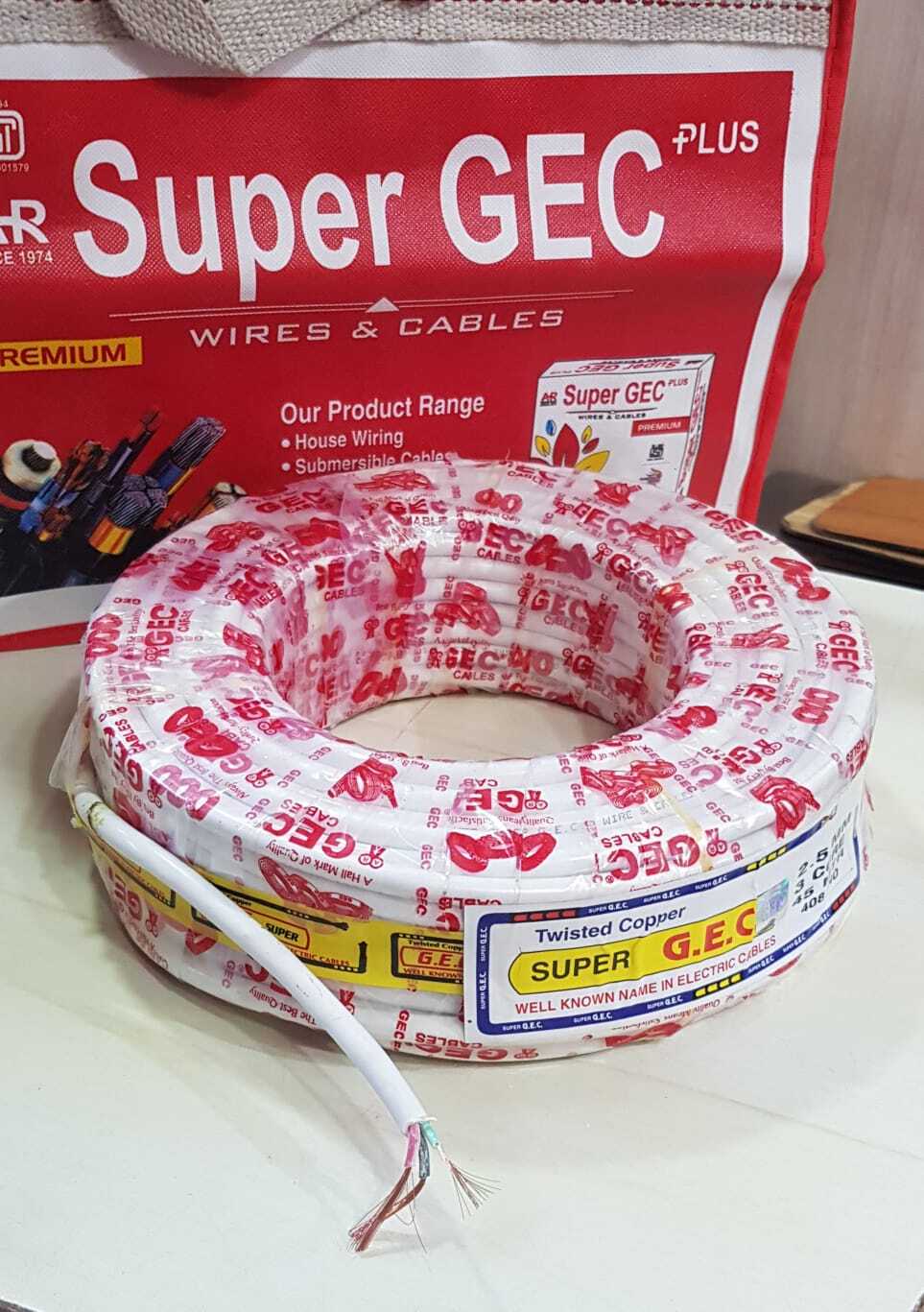 Eco 4.0 Mm X 3 Core Multi Round Core Wire Conductor Material: Copper