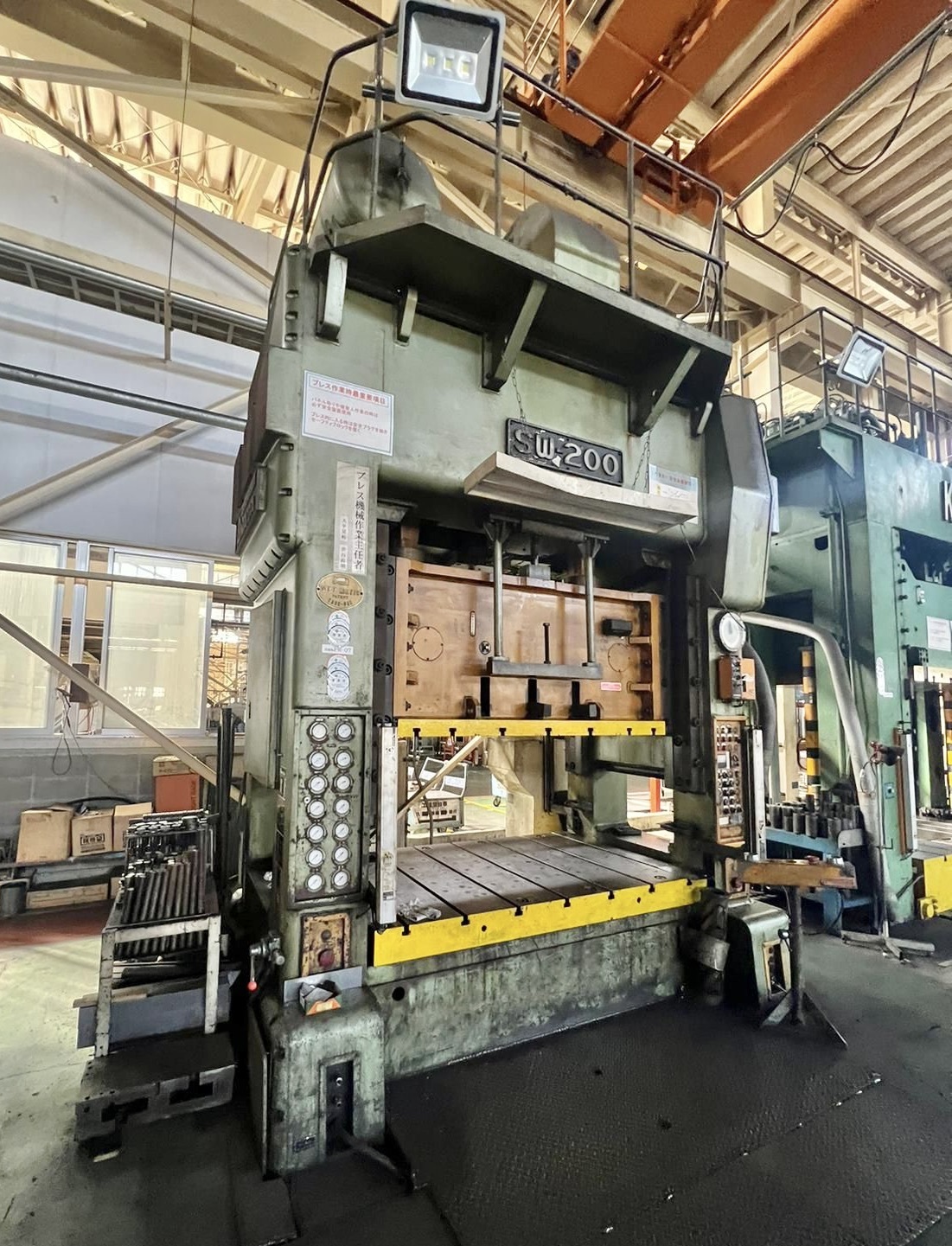 1441 Amada H Frame Double Crank Press - 200 Tons Capacity, 300mm Stroke, 2100x1300mm Bed Size, 1800x1000mm Ram Size, 25 Spm | Precision Engineering, Robust Design