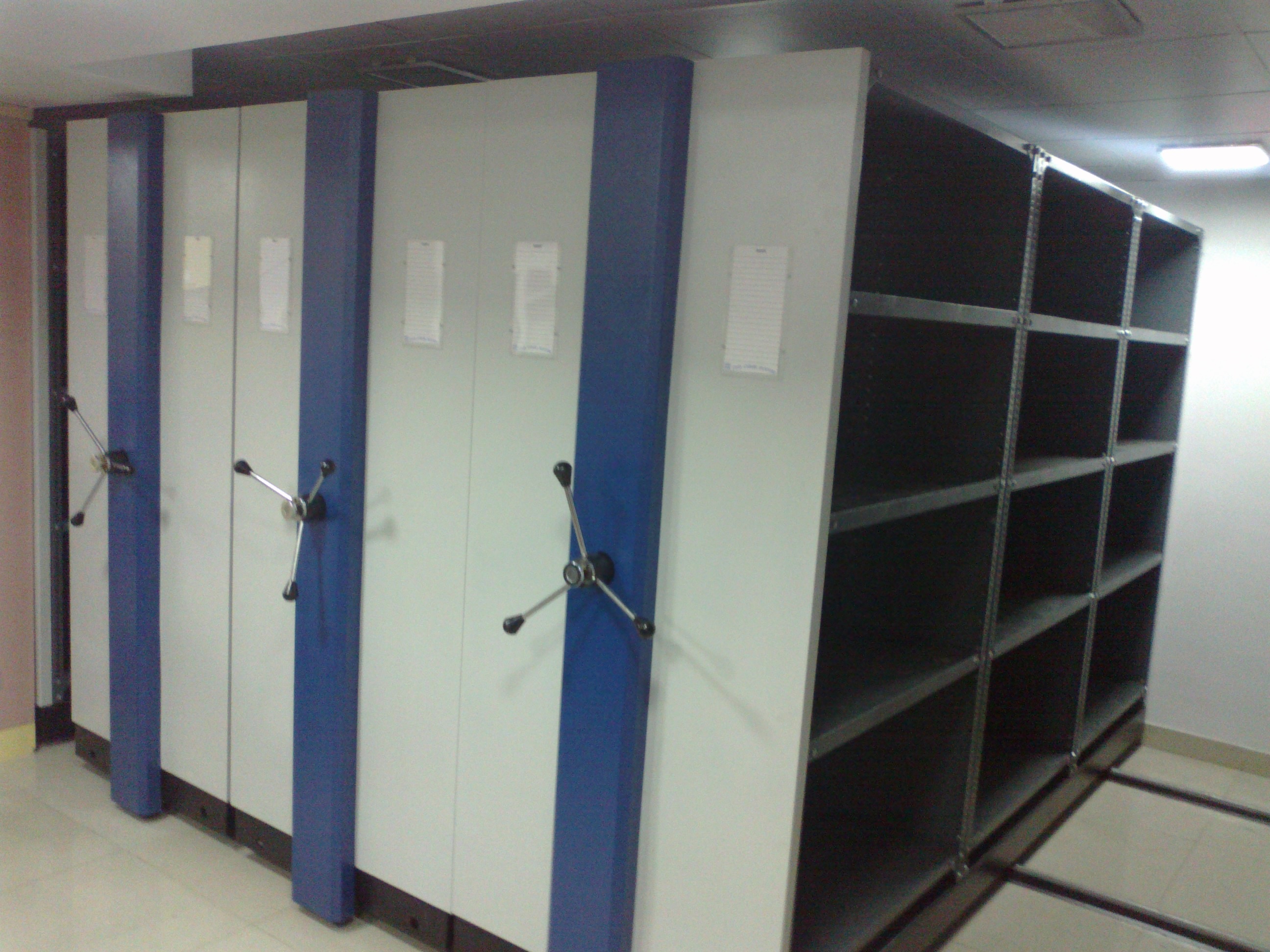 Industrial Mobile Compactor - Application: Commercial