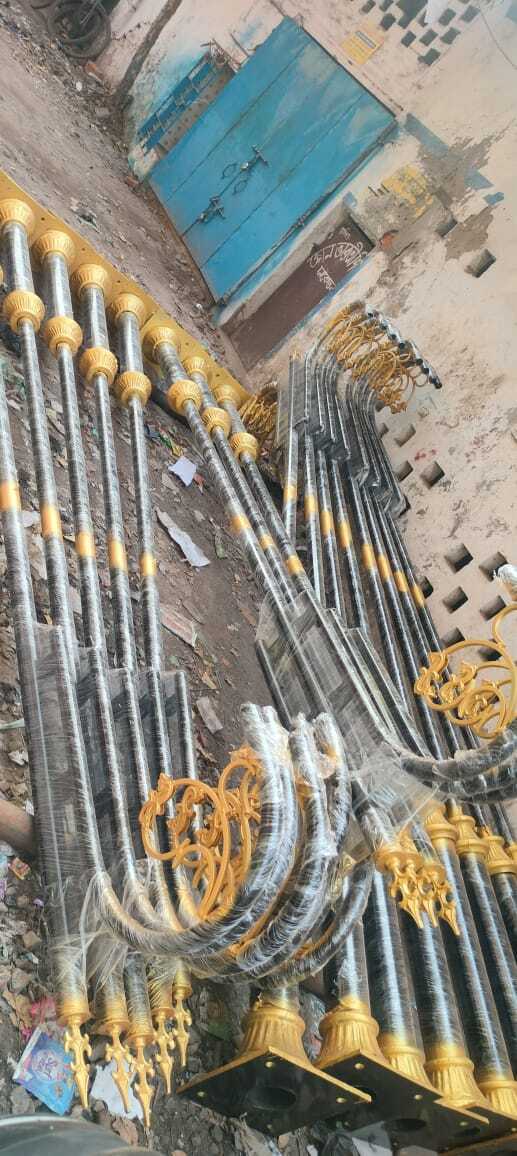 Decorated Light Poles - Color Temperature: Black & Golden Color Rankine