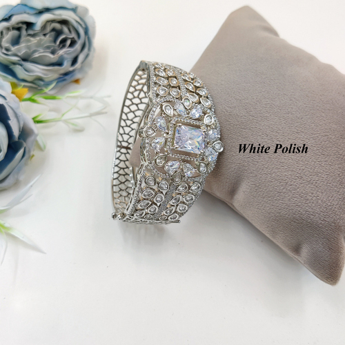 डिजाइनर अमेरिकन हीरे का कंगन