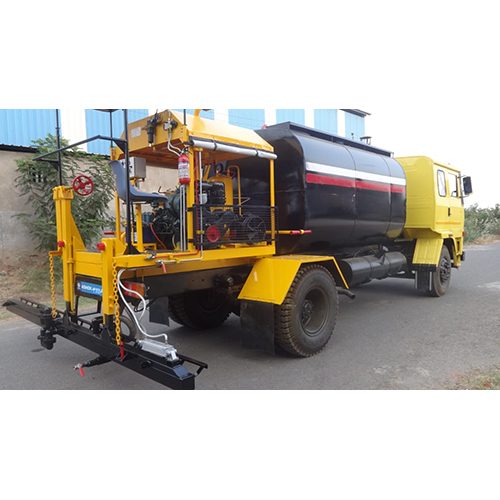 Truck Mounted Bitumen Sprayer - Automatic Grade: Automatic
