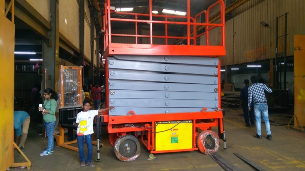 Scissor Lift Self Propelled Battery Operated - Attributes: Strong