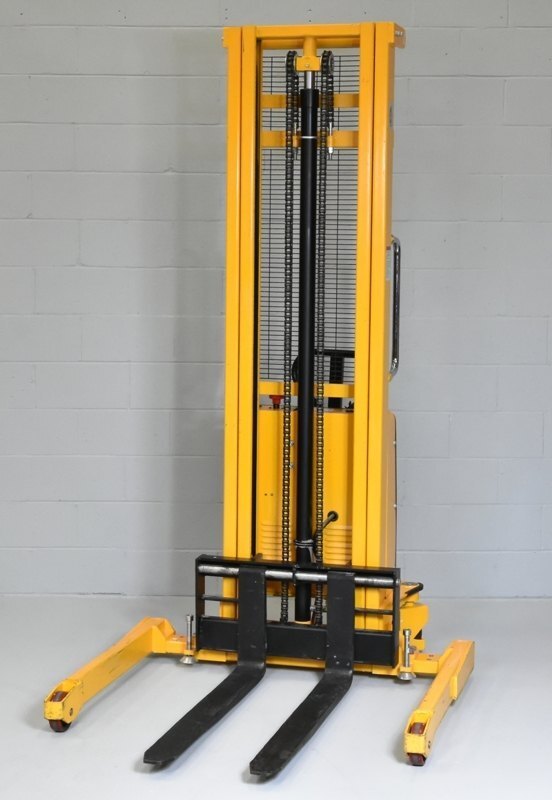 Waide Manual Semi Electrical Stacker Lege - Attributes: Durable