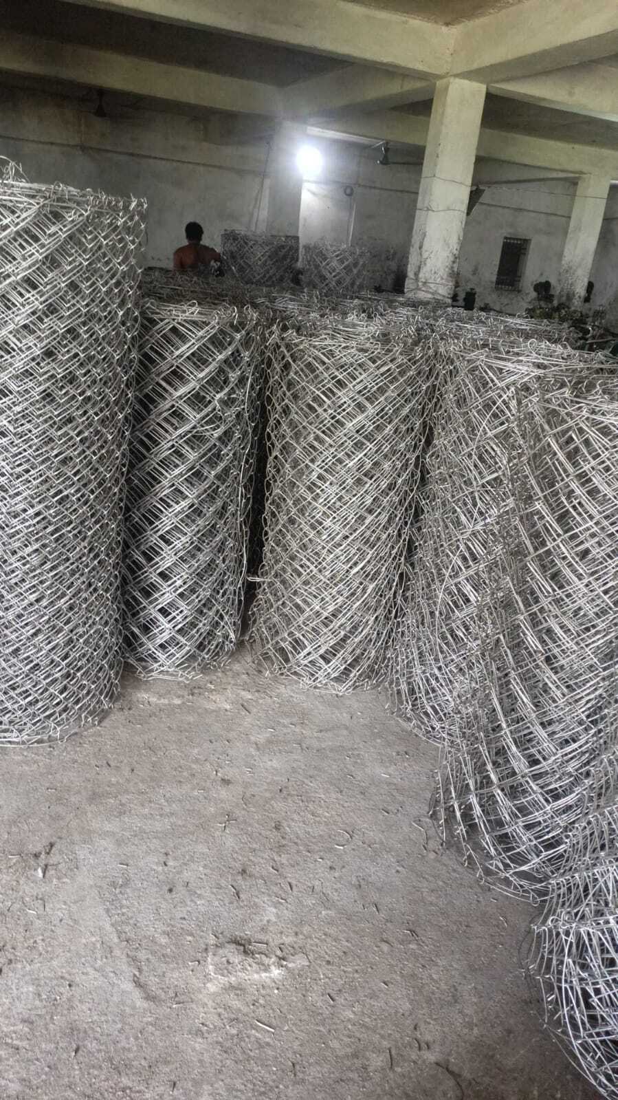 Galvanised Iron Chain Link Fencing Fence Length: 100 Foot (Ft)