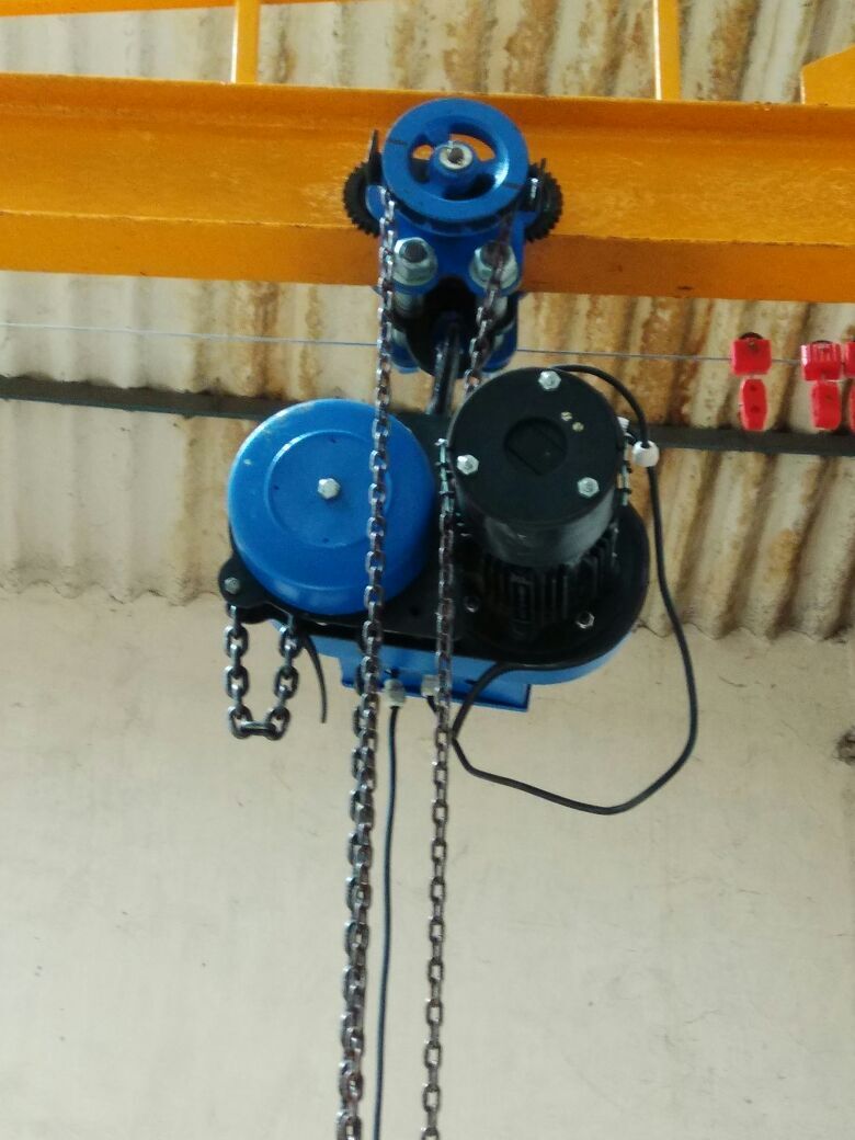 Chain Hoist - Stainless Steel, Lifting Capacity 1-5 Ton, 9 M Height, Electric Power Source, Travelling Speed 5 M/min | Ideal For Industrial Material Handling