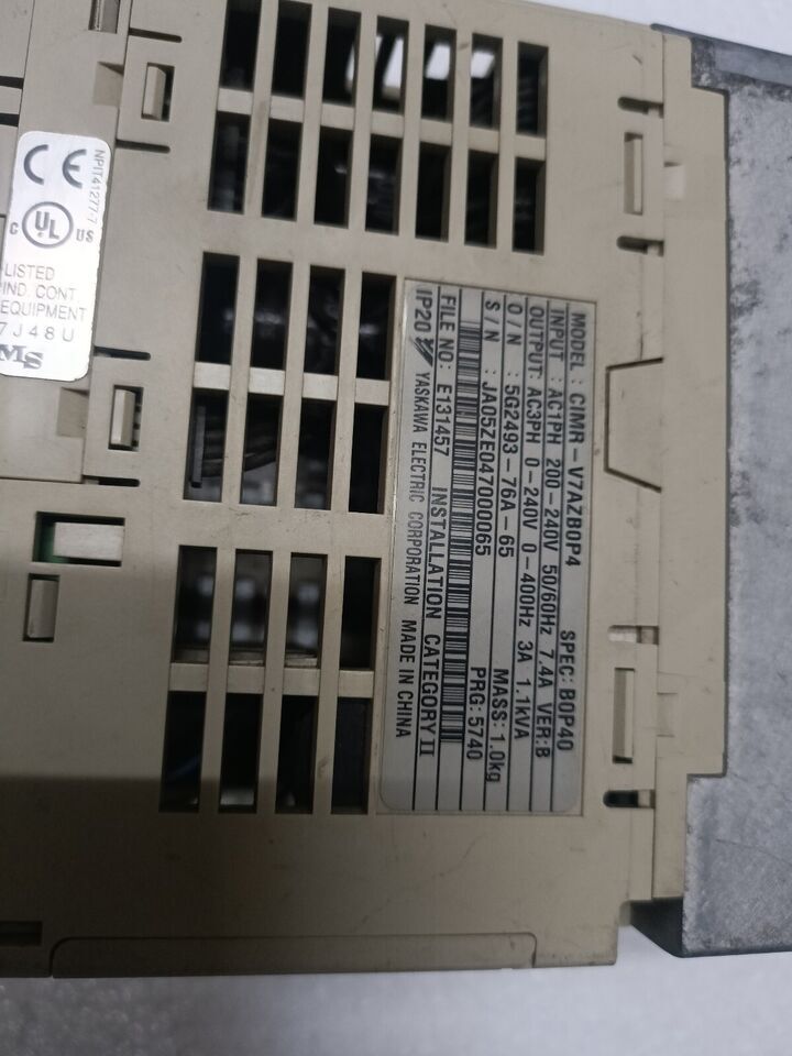 Automation Omron V7 Cimr-v7azb0p4 Ac 1phase 200-240 3a 1.1kva 0.55kw Ac Drive - Color: White