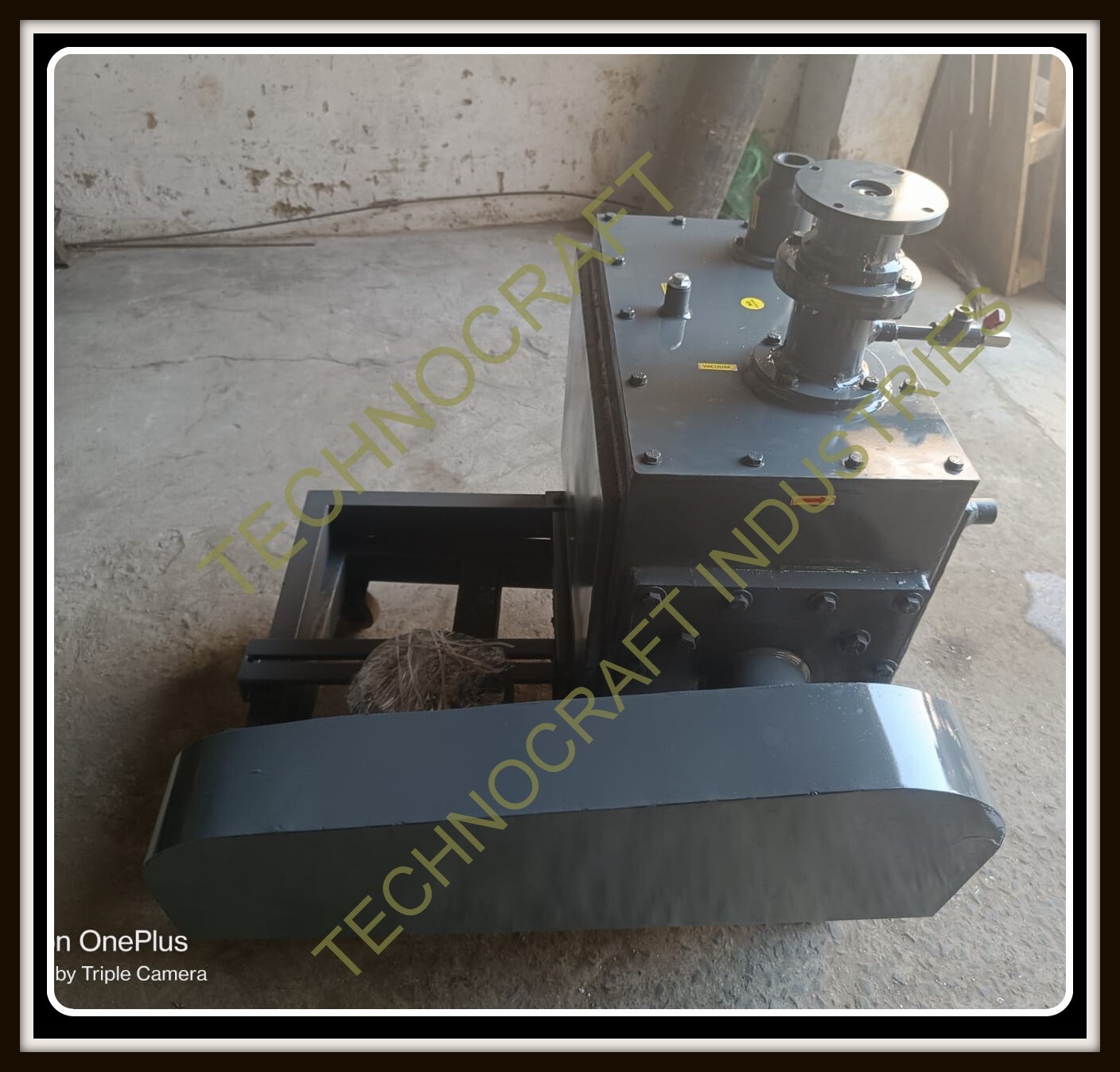 High Pressure Vacuum Pump - Cast Iron, Different Available Sizes , Gray Color, Oil Seal Type, 50 To 10000 Lpm Free Air Displacement, Max Suction 760 Mm Of Hg