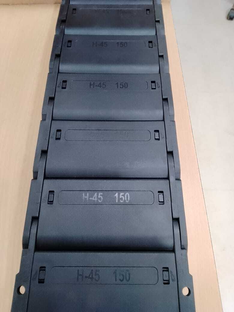 Cable Drag Chain 45x150 Close Type - Application: Construction
