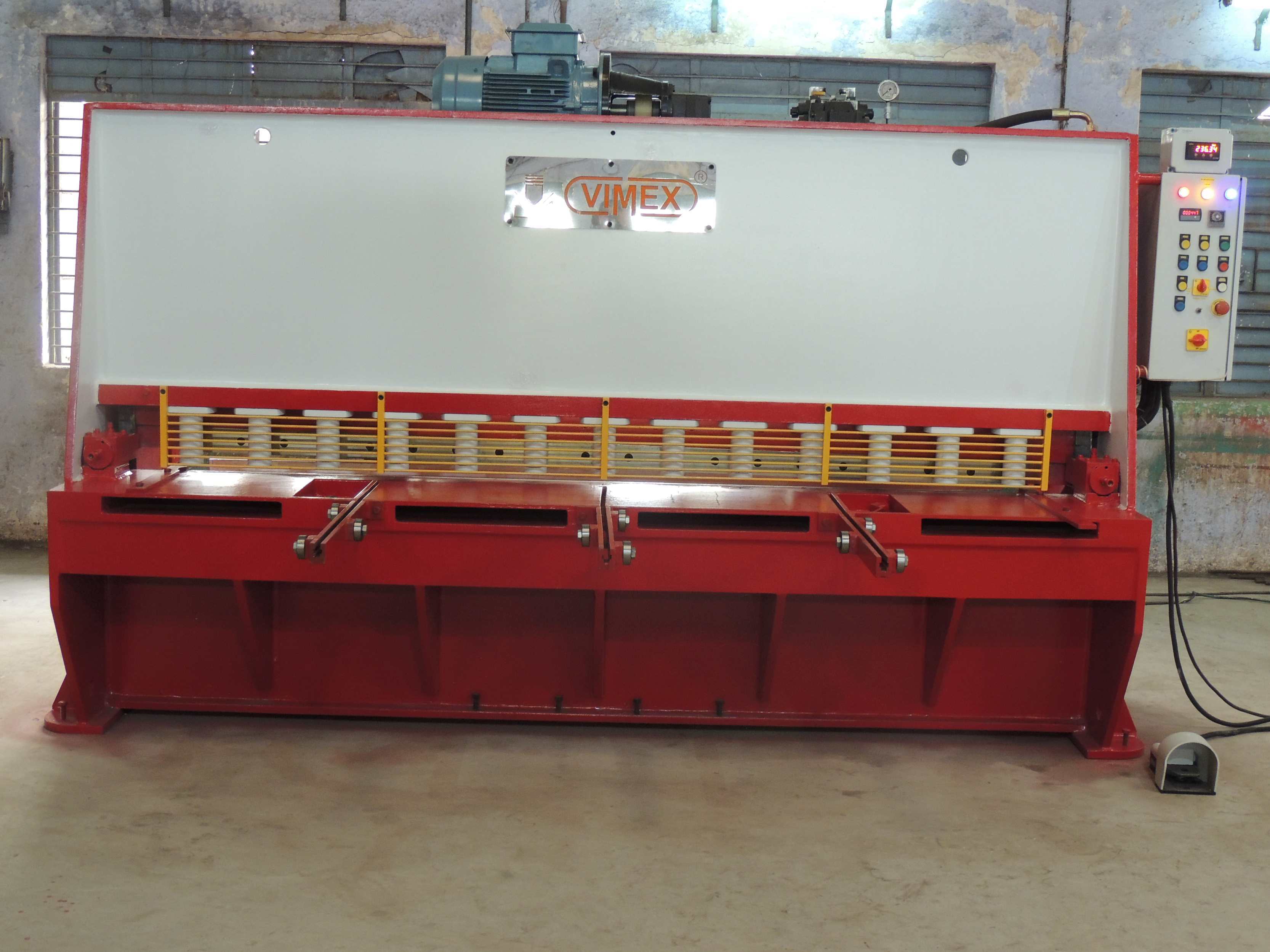 Hydraulic Shearing Machine - Semi Automatic Operation, 4mm To 30mm Cutting Size, Green/red/blue Color | Plc Control System, Warranty Included