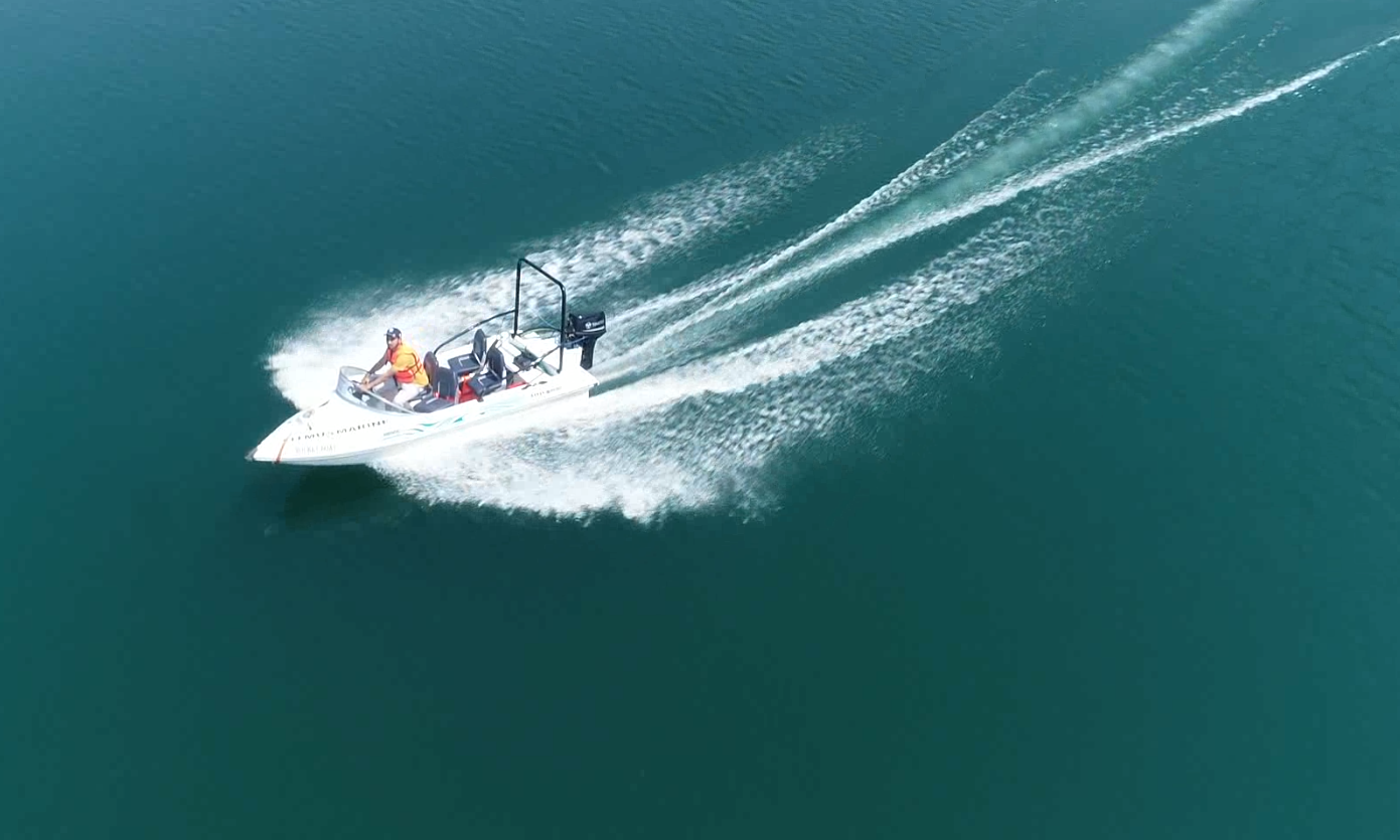 Mac -390 - Roc-ket Boat,hrocket Boat Polyethylene/ Pe/ Hdpe/ Life Boat/ Motor Boat/rescue Boat/ Speed Boat/ 4 To 5 Seater Boat/4 To 5 People Boat/4 To 5 Pasenger Boat/4 To 5 Person Boat - Capacity: 250 Kg