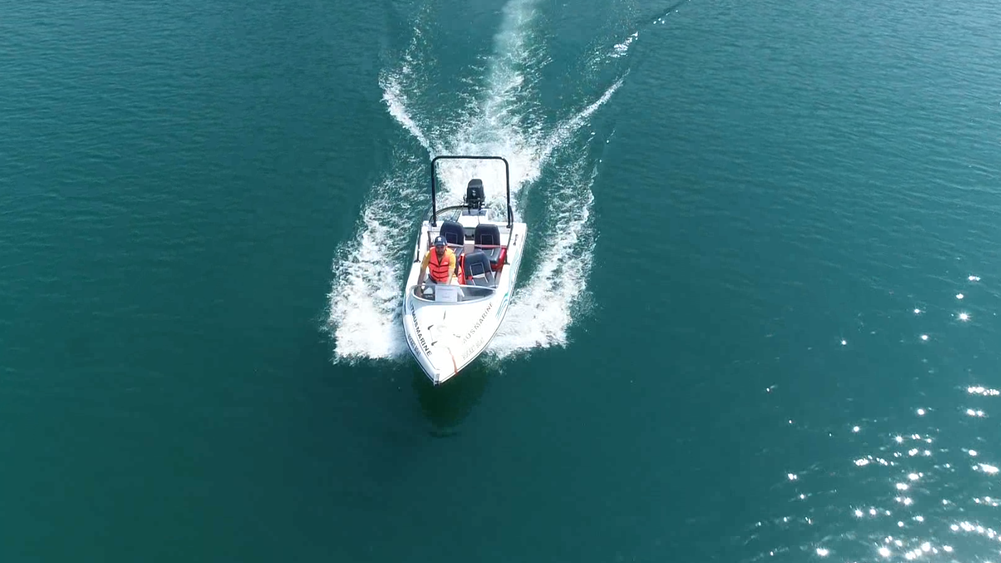 Mac -390 - Roc-ket Boat,hrocket Boat Polyethylene/ Pe/ Hdpe/ Life Boat/ Motor Boat/rescue Boat/ Speed Boat/ 4 To 5 Seater Boat/4 To 5 People Boat/4 To 5 Pasenger Boat/4 To 5 Person Boat - Capacity: 250 Kg
