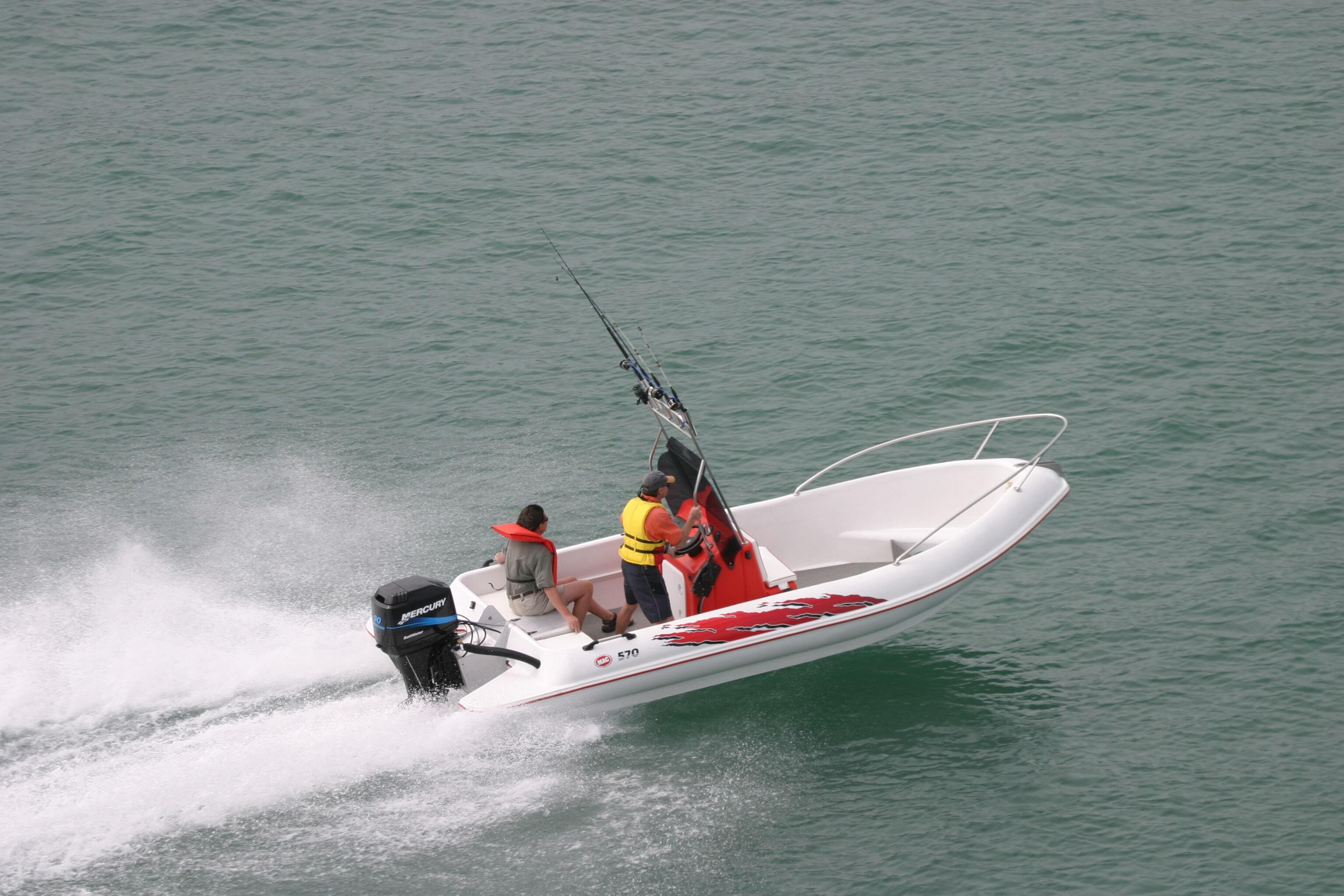 Mac 570 Boat