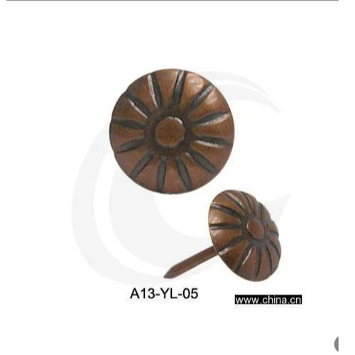 प्राचीन आत्म डिज़ाइन सिर कुर्सी नाखून