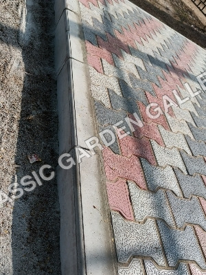 ग्रे कंक्रीट कर्ब स्टोन इंटरलॉकिंग पेवर ब्लॉक के साथ - रॉयल टाइल्स एंड ट्रेडर्स