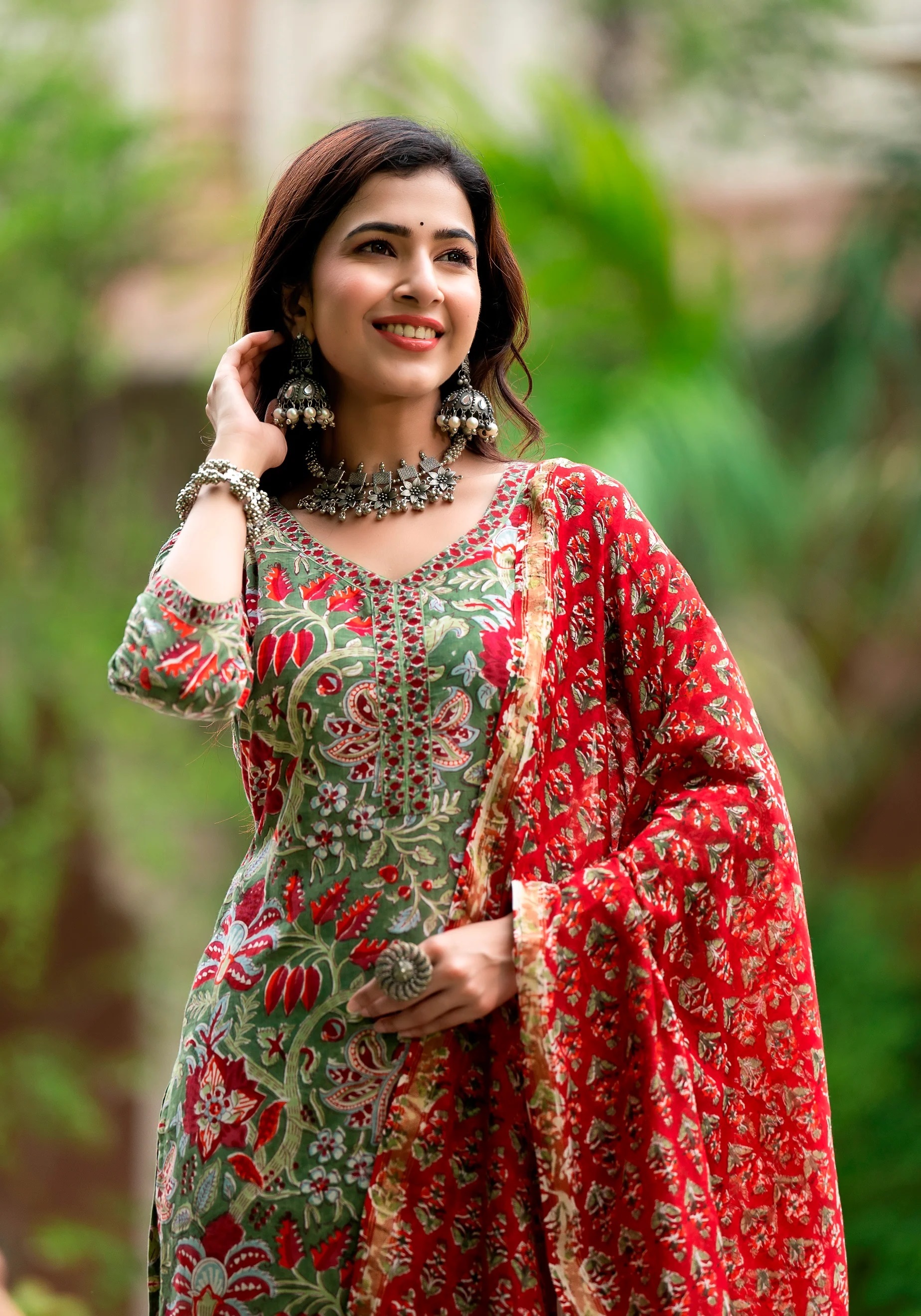 Alvami Women Multicolor Printed Viscose Rayon Kurta, Pant And Dupatta Set