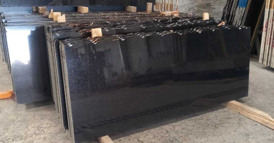 Absolute Black Granite Polished Surface Granite Slabs - Application: Flooring