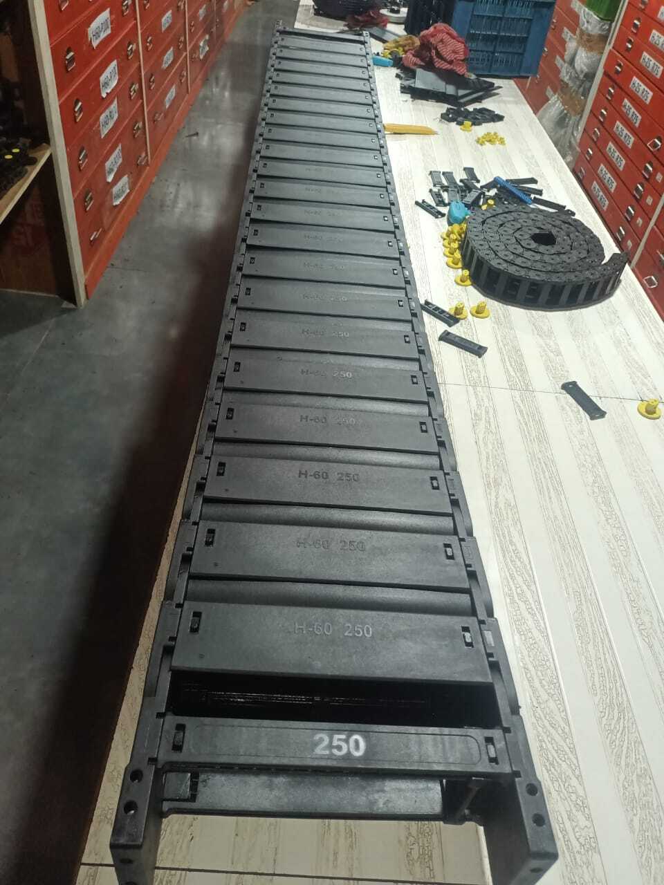 Cable Drag Chain 60x250 Semi Closed Type - Application: Construction