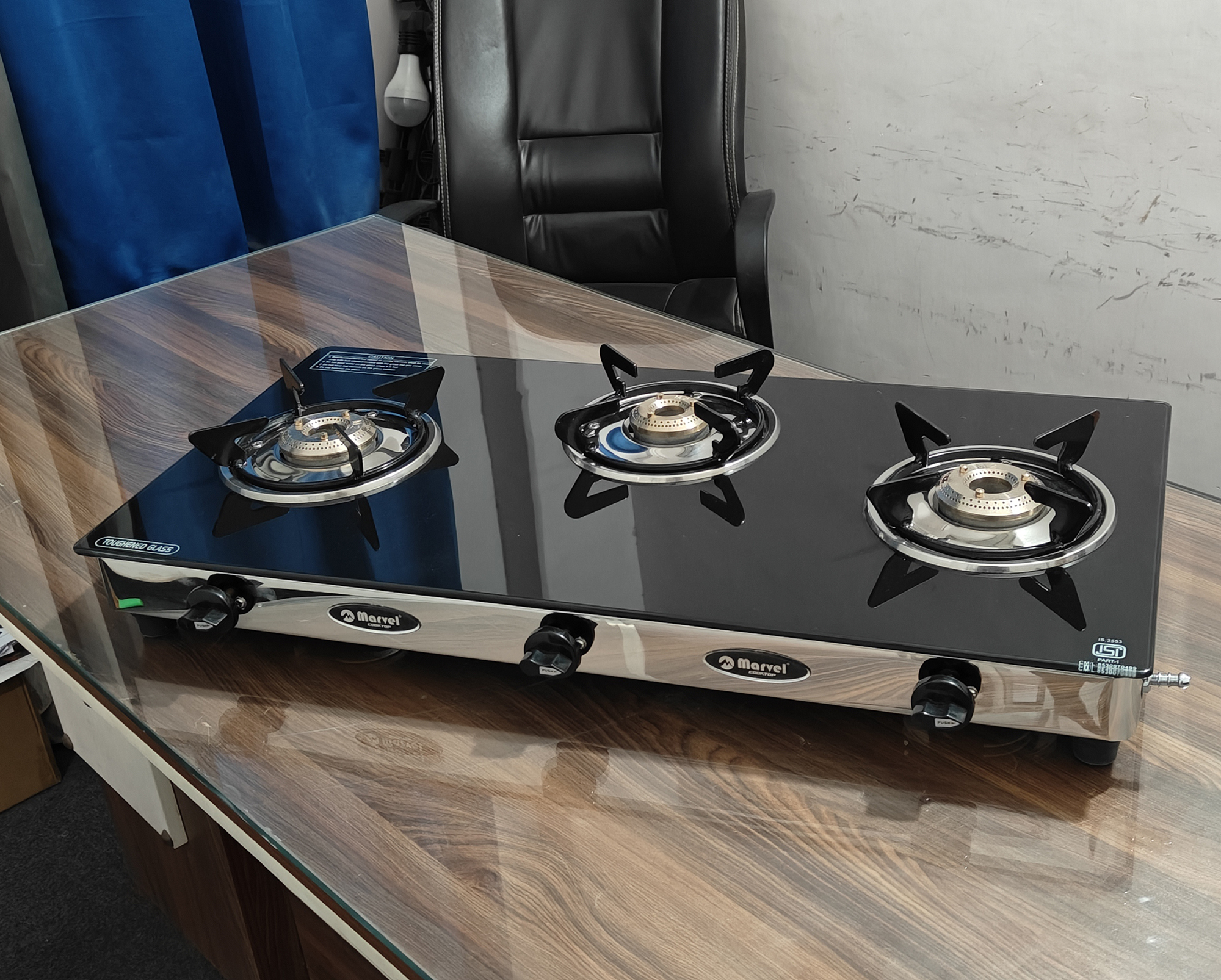 3br Direct - Stainless Steel Frame, 7mm Toughened Black Glass , 3 High Efficiency Burners With Manual Ignition And Bakelite Knob