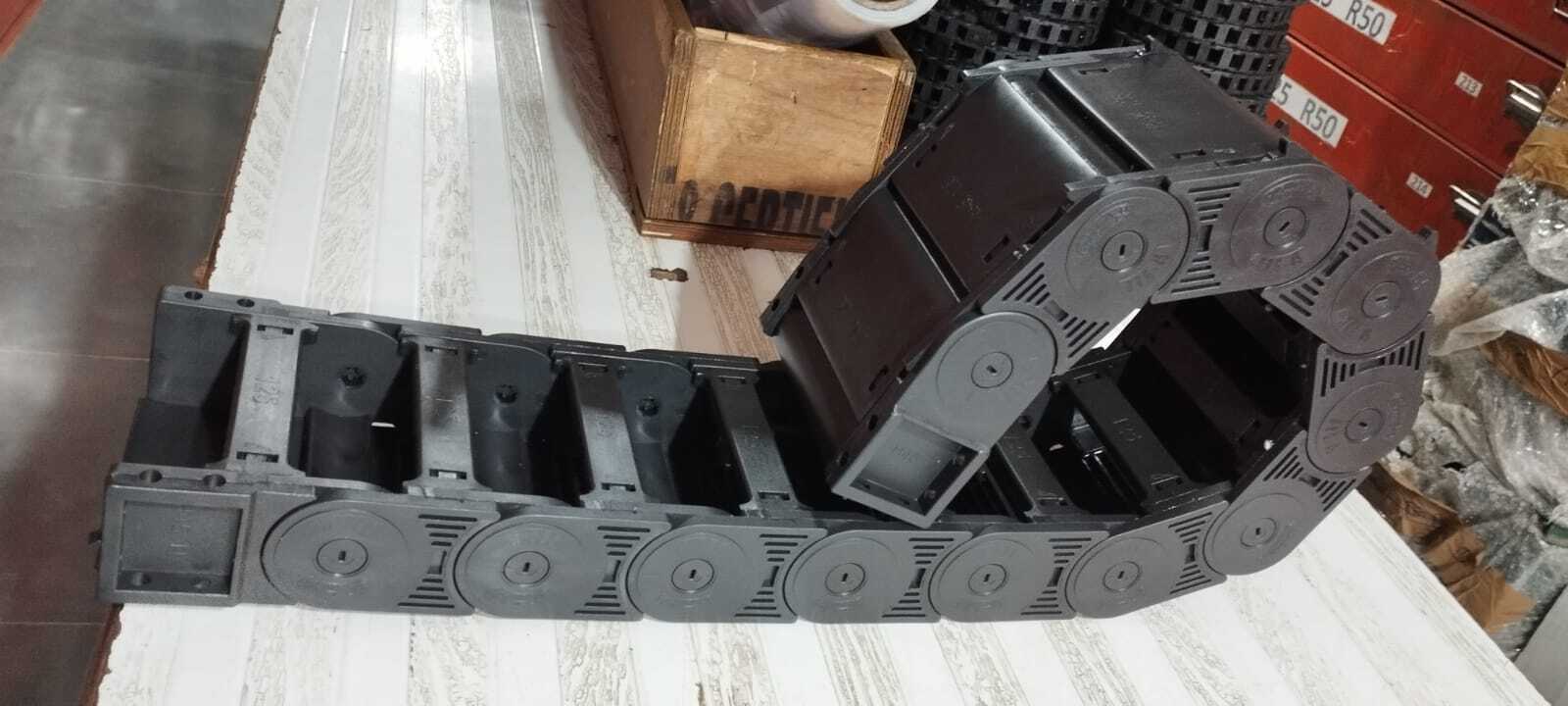 Cable Drag Chain - Nylon-66, 45x200 Mm, Matte Black | Semi Closed Type, Suitable For Agriculture And Machinery Usage, 1 Year Warranty, 3.70 Kg Weight