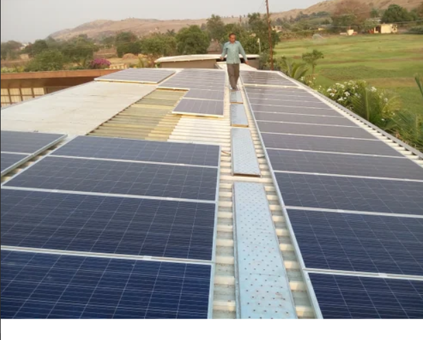 Solar Walkway Grating - Durable Polymer Material, 12x12 Inches | Industrial Application, Uv Resistant, Slip-resistant Surface, Lightweight Design