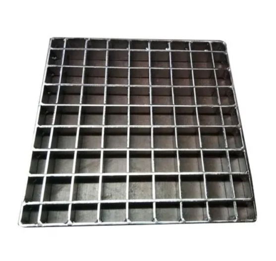 Interlocking Grating - Heavy-duty Steel, 5x5 Feet, Corrosion-resistant | Ideal For Industrial Flooring And Walkway Applications