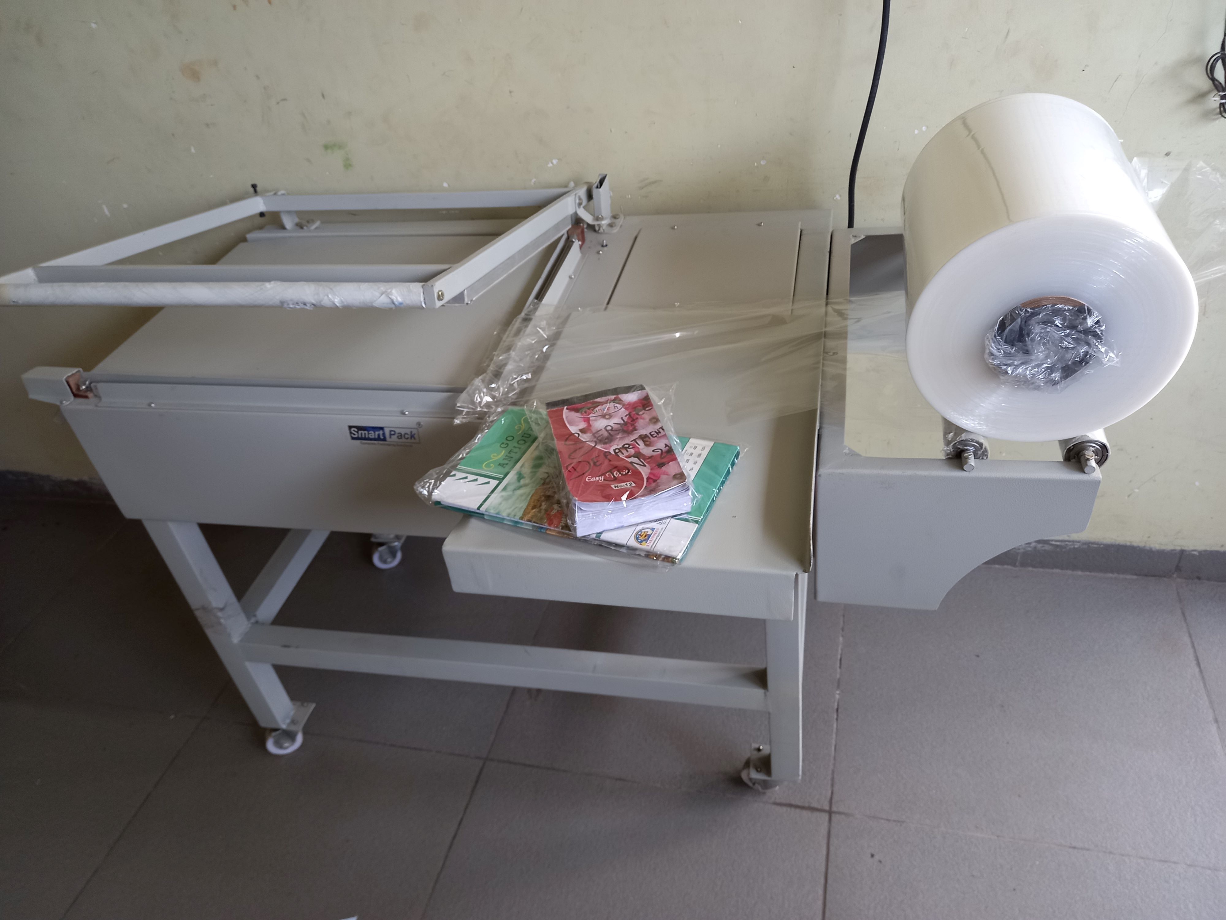 Shrink Chamber Wrapping Machine - Ms & Ss, 15x20 Inches, Other Color | 1 Year Warranty, Semi-automatic, Compatible With Pvc, Pp, Pof