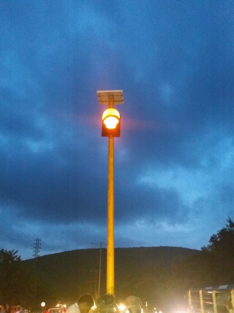 Solar Traffic Led Blinker - Color: Amber / Red / Green