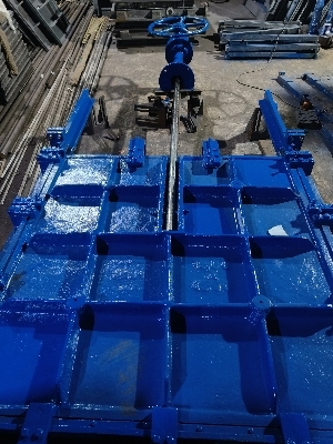 थिम्बल mounted स्लुइस गेट